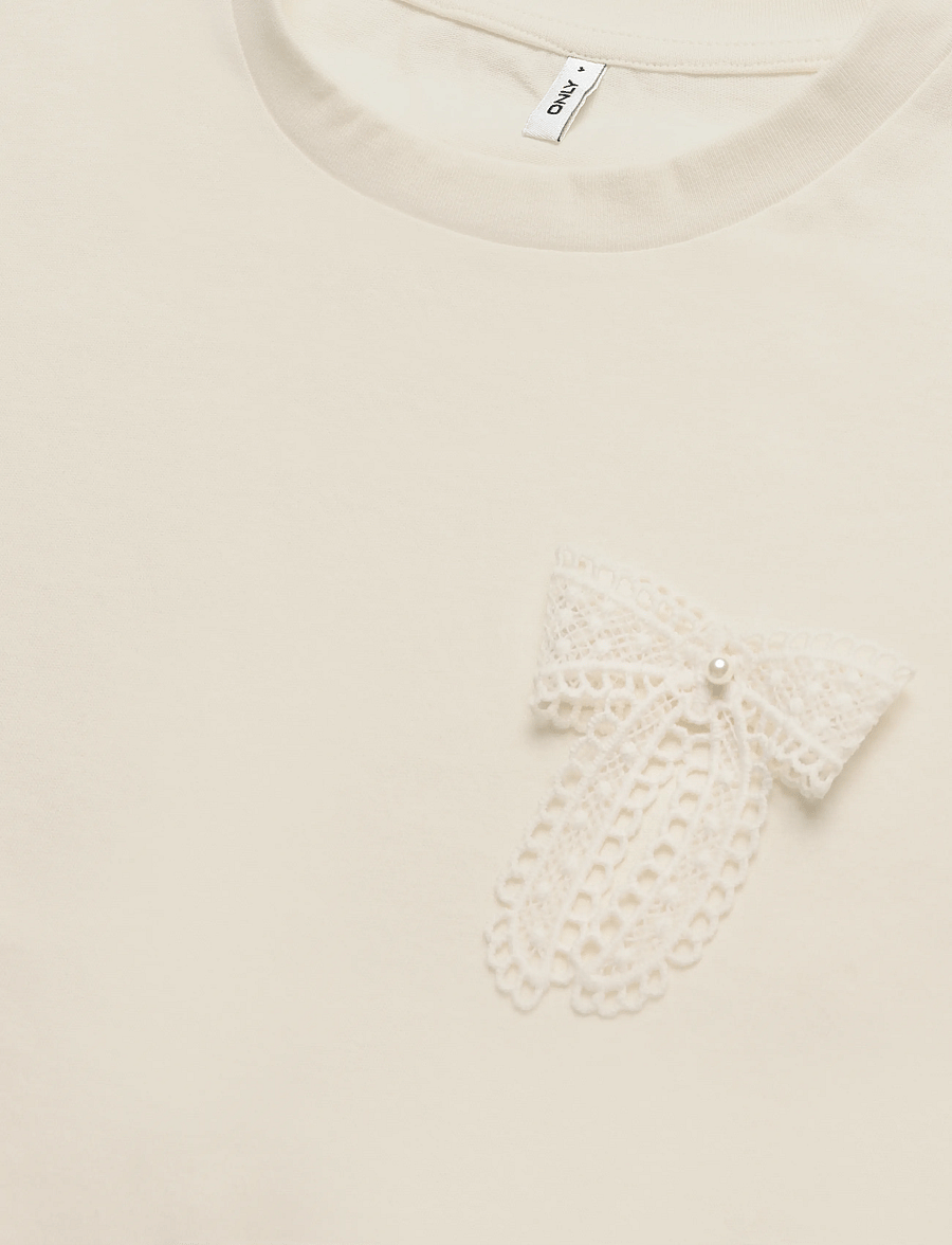 ONLY - ONLMILOU S/S O-NECK BOXY TOP JRS - t-shirts - cloud dancer - 2