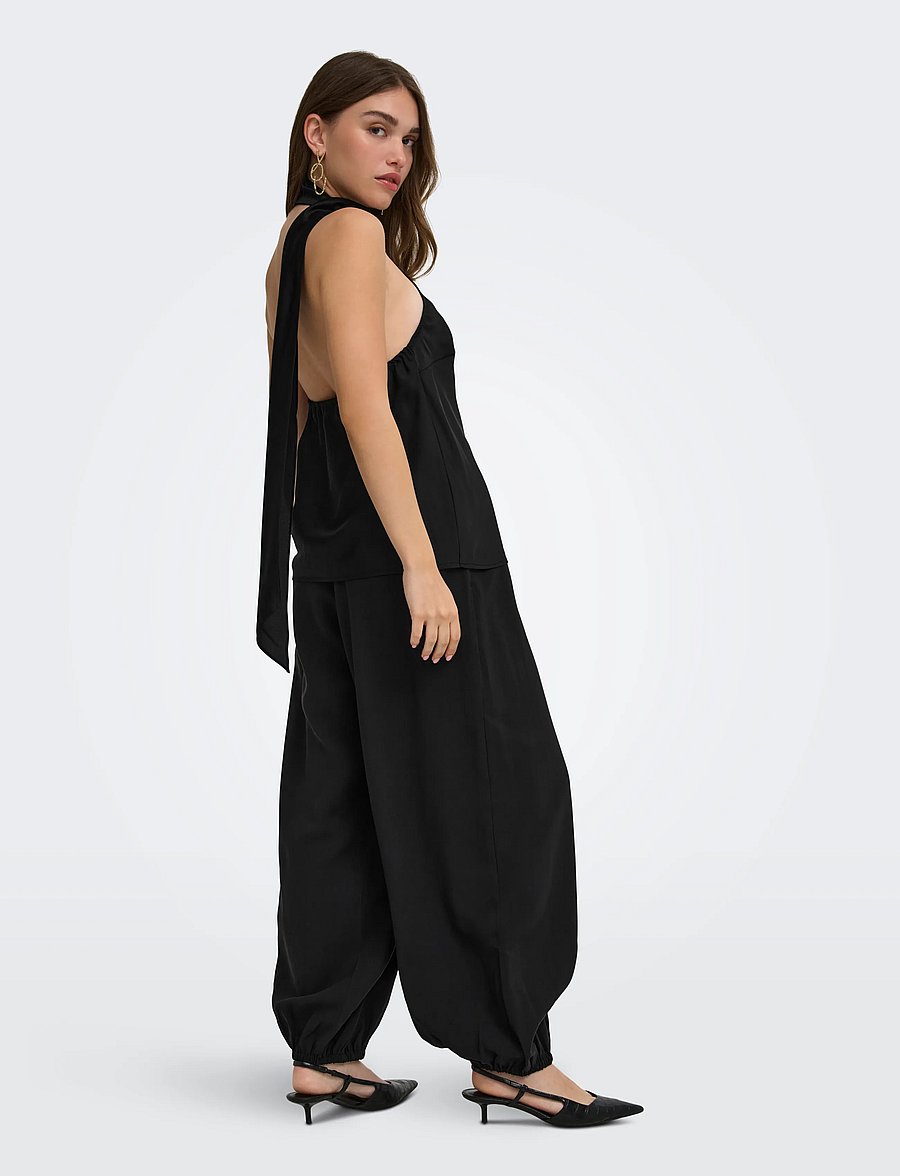 ONLY - ONLAMARA CHIGO S/L SCARF TOP WVN EX - Ærmeløse bluser - black - 3