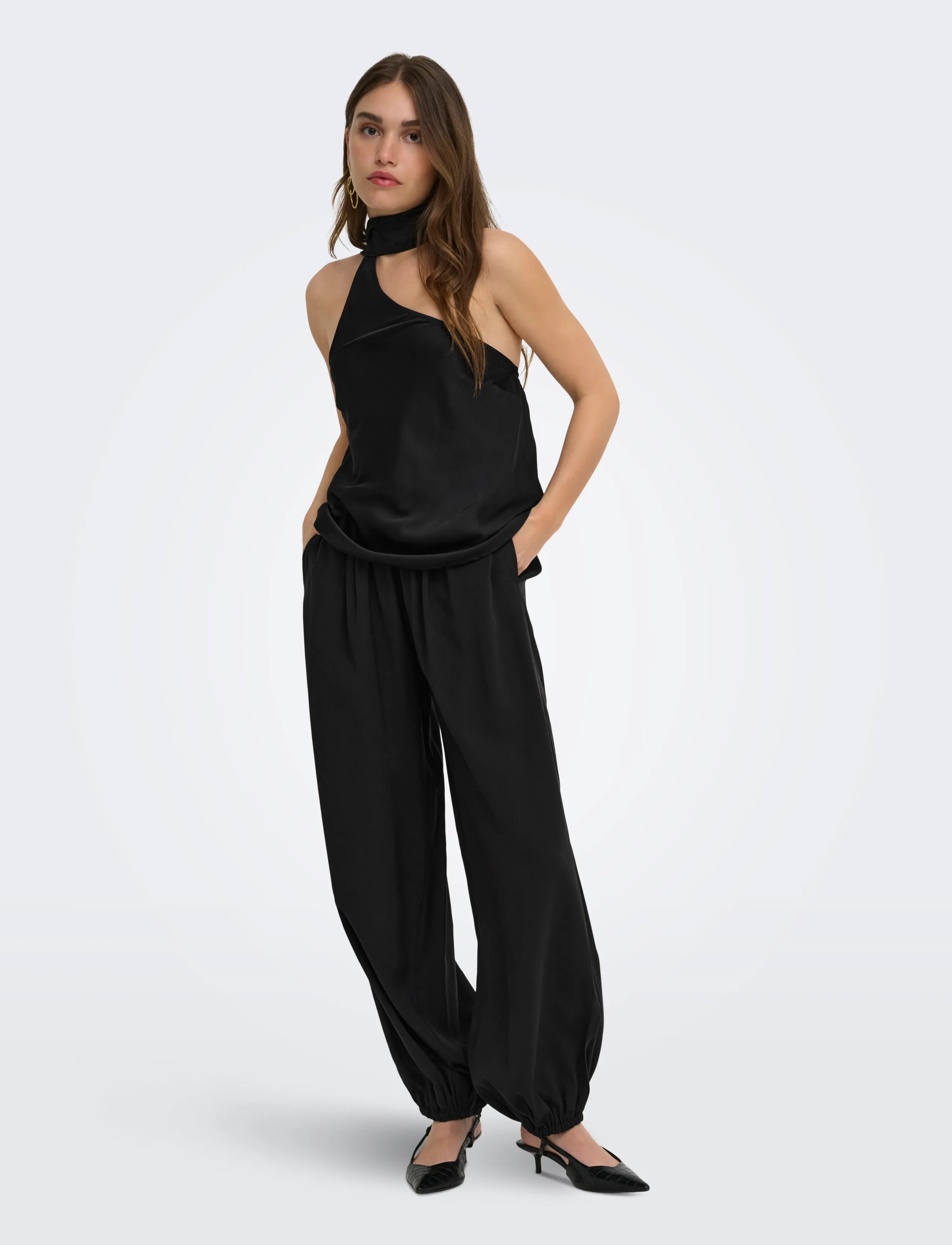 ONLY - ONLAMARA CHIGO S/L SCARF TOP WVN EX - sleeveless blouses - black - 4