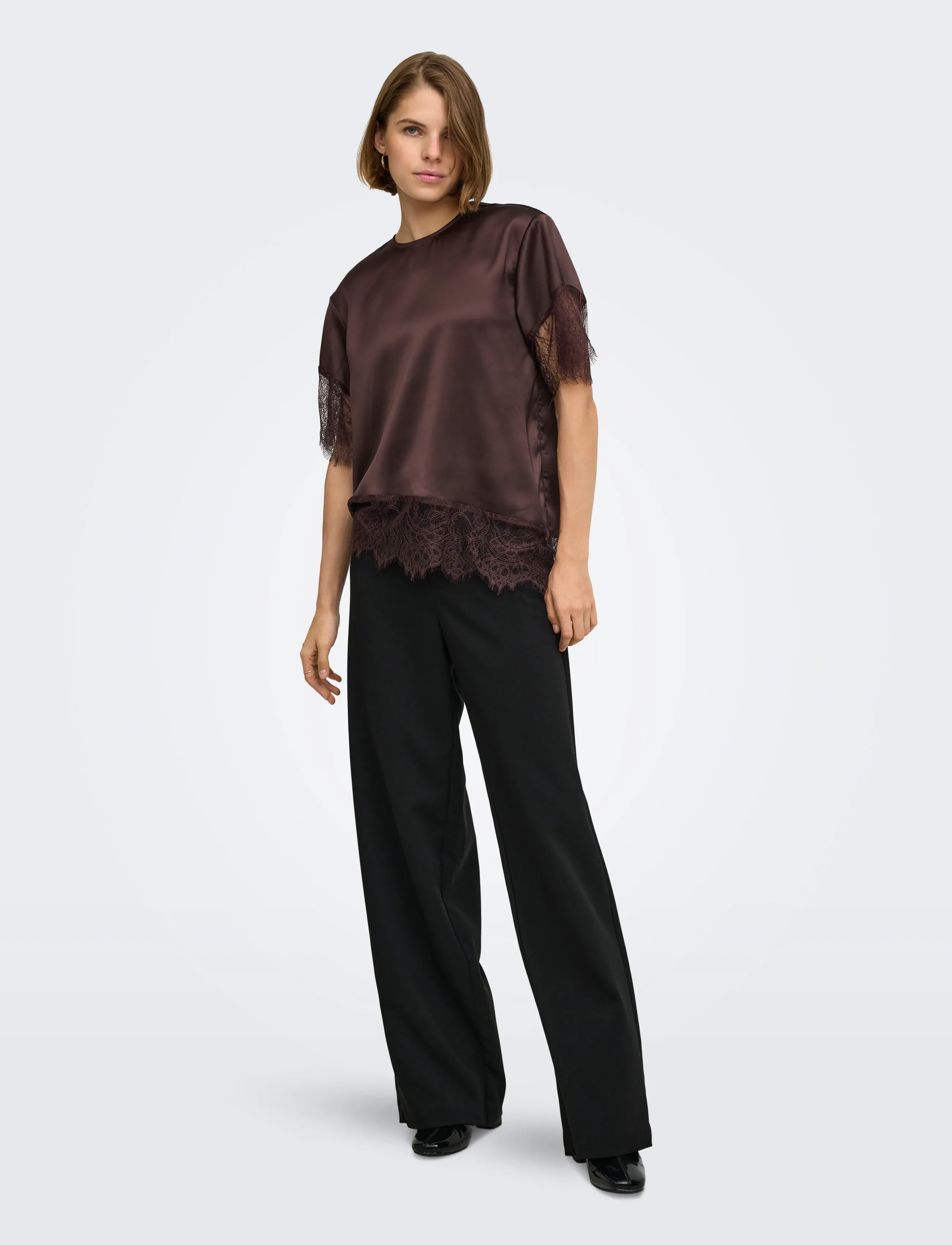 ONLY - ONLINDONA 2/4 SATIN LACE TOP WVN - kortärmade blusar - chocolate torte - 4
