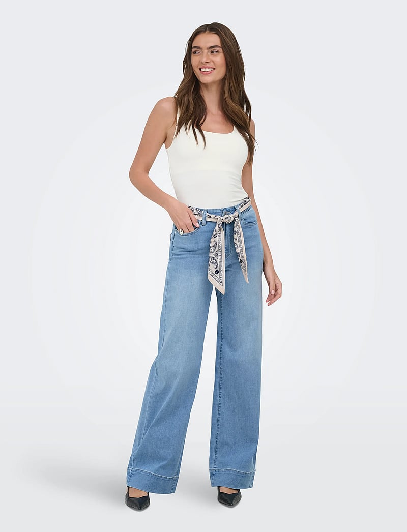 ONLY - ONLMADISON HW WIDE SCARF DNM GUA33 - hosen mit weitem bein - medium blue denim - 4