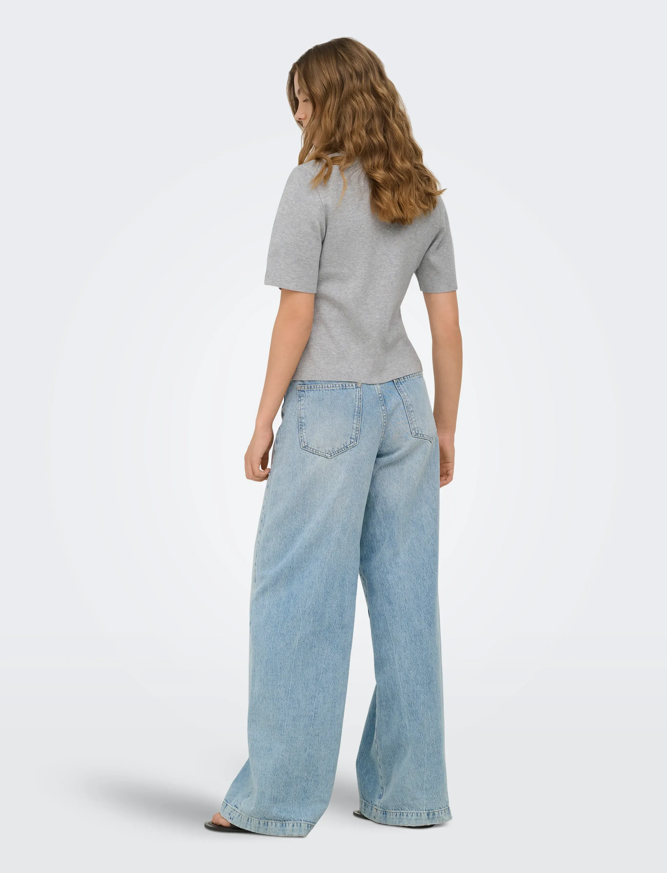 Onllucy Ss V-Neck Button Ex Knt 2