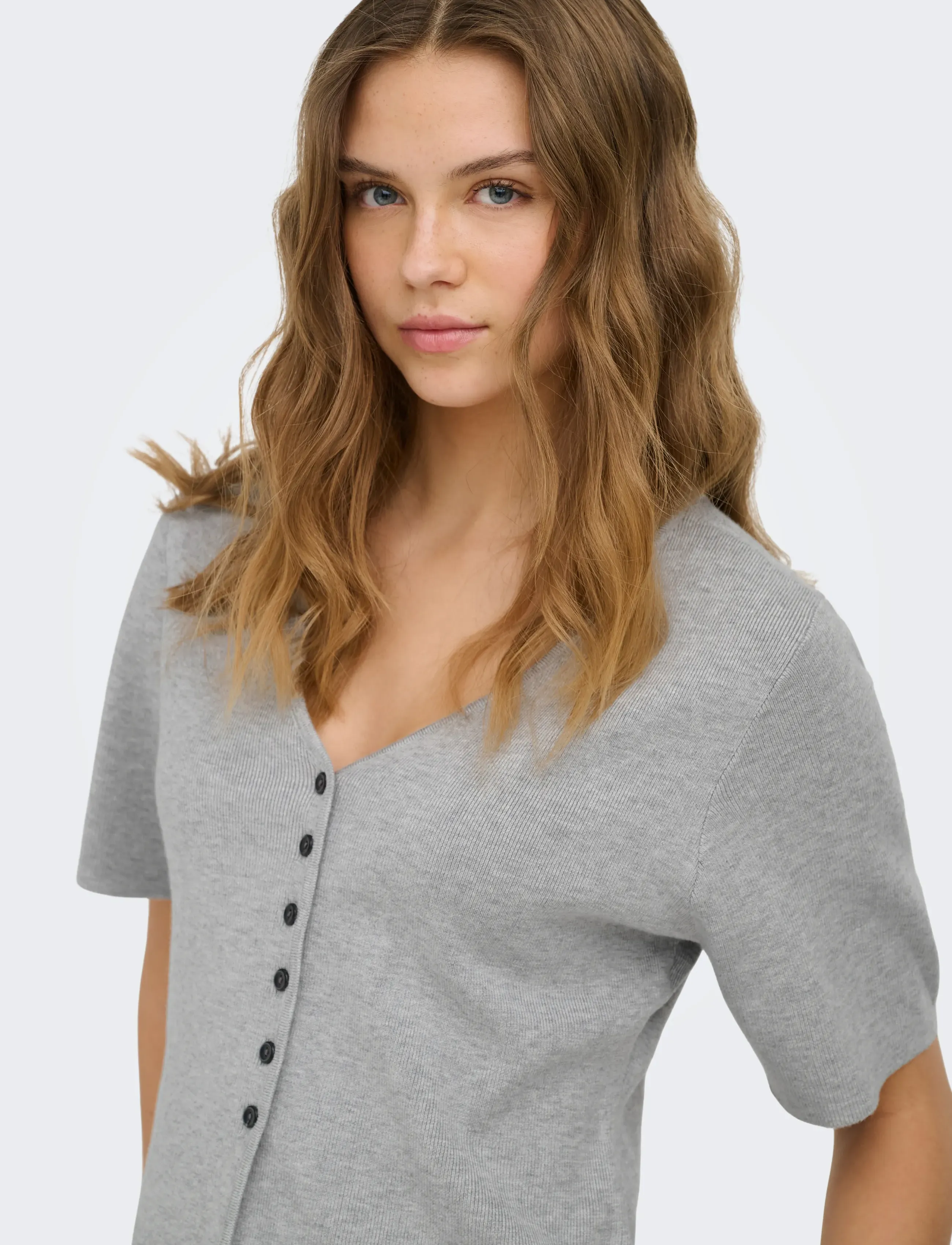 Onllucy Ss V-Neck Button Ex Knt 4