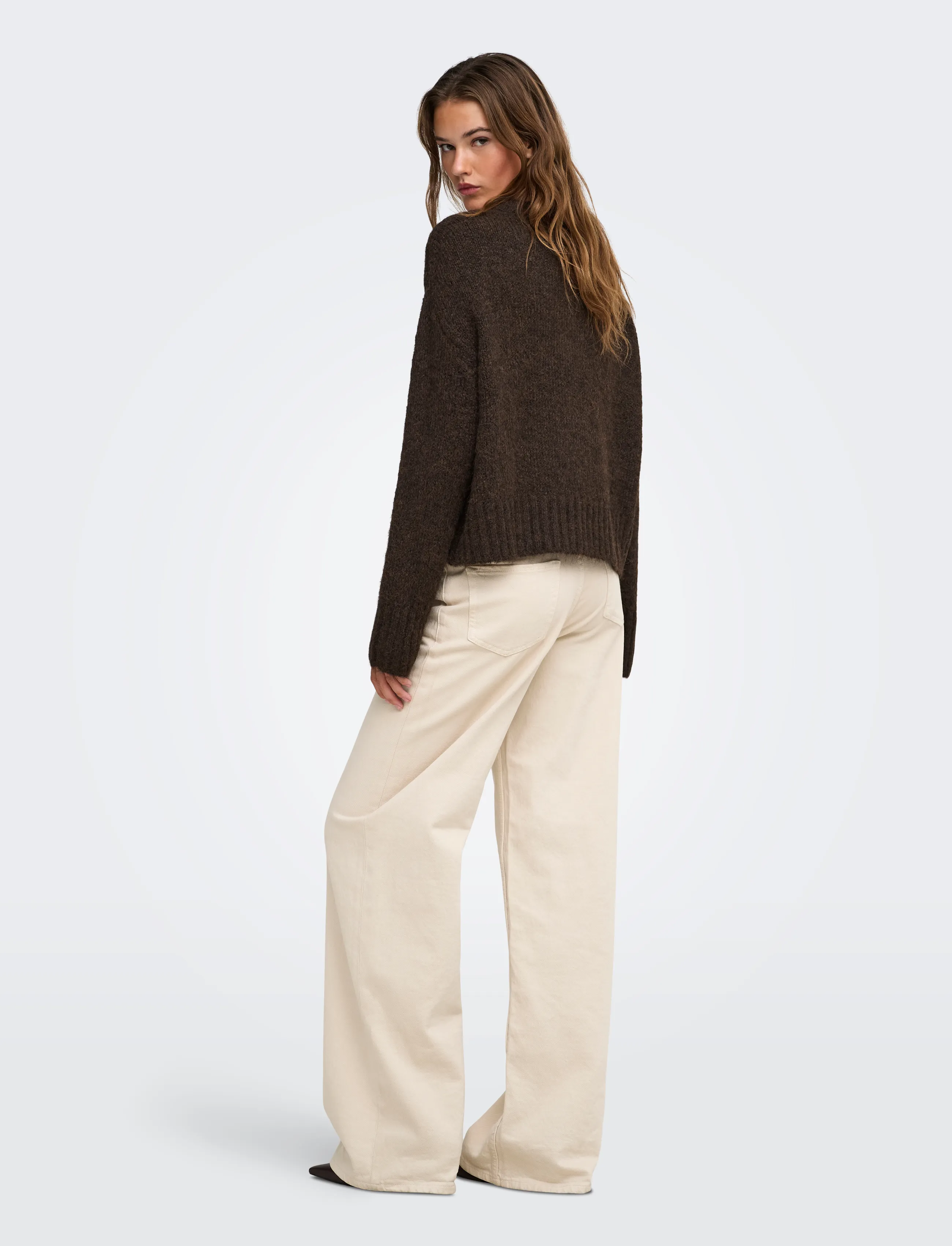 ONLY - ONLFIONA LS LOOSE V-NECK KNT - coffee bean - 3