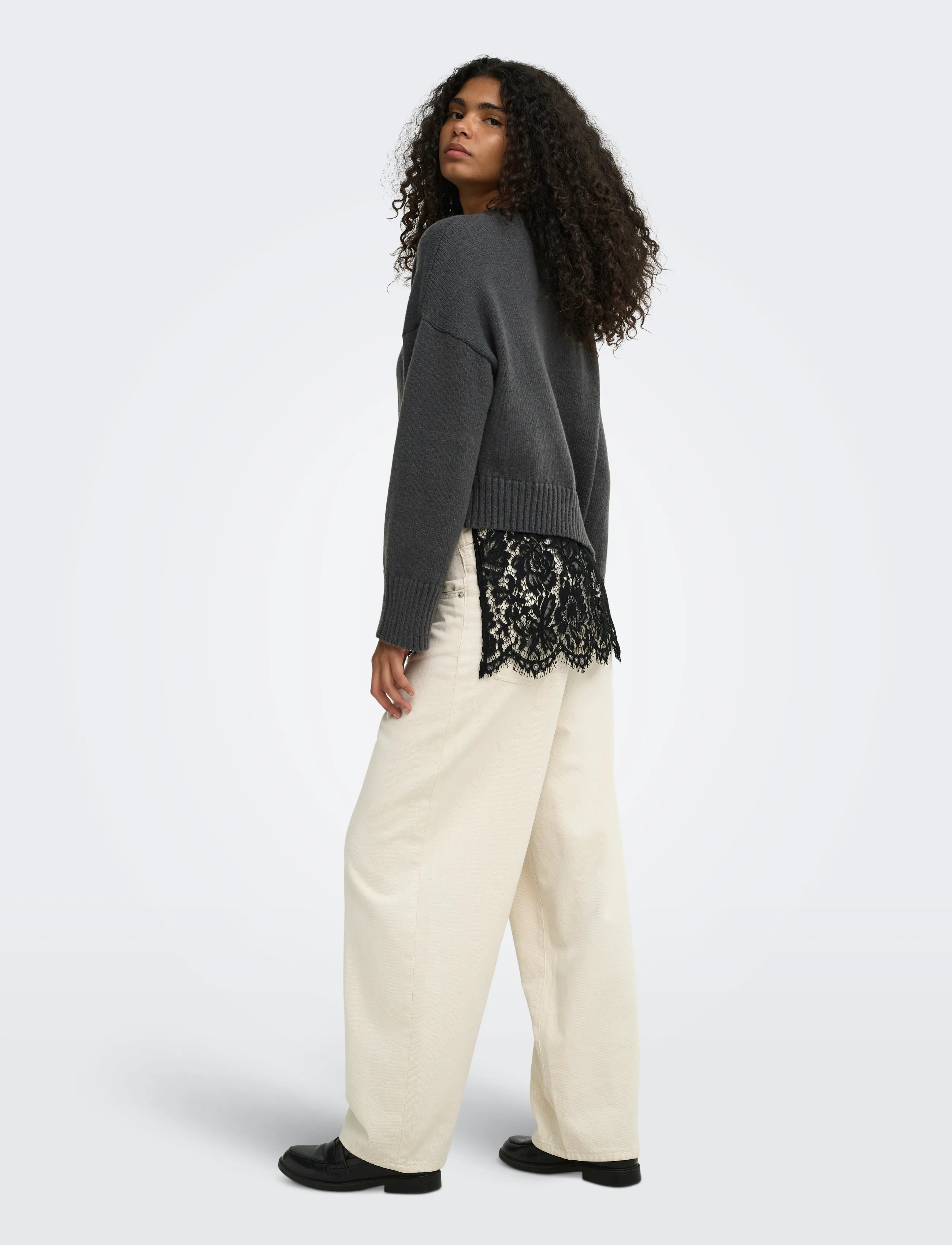 ONLY - ONLEVIE LS LACE MIX O-NECK KNT - stickade tröjor - dark grey melange - 3
