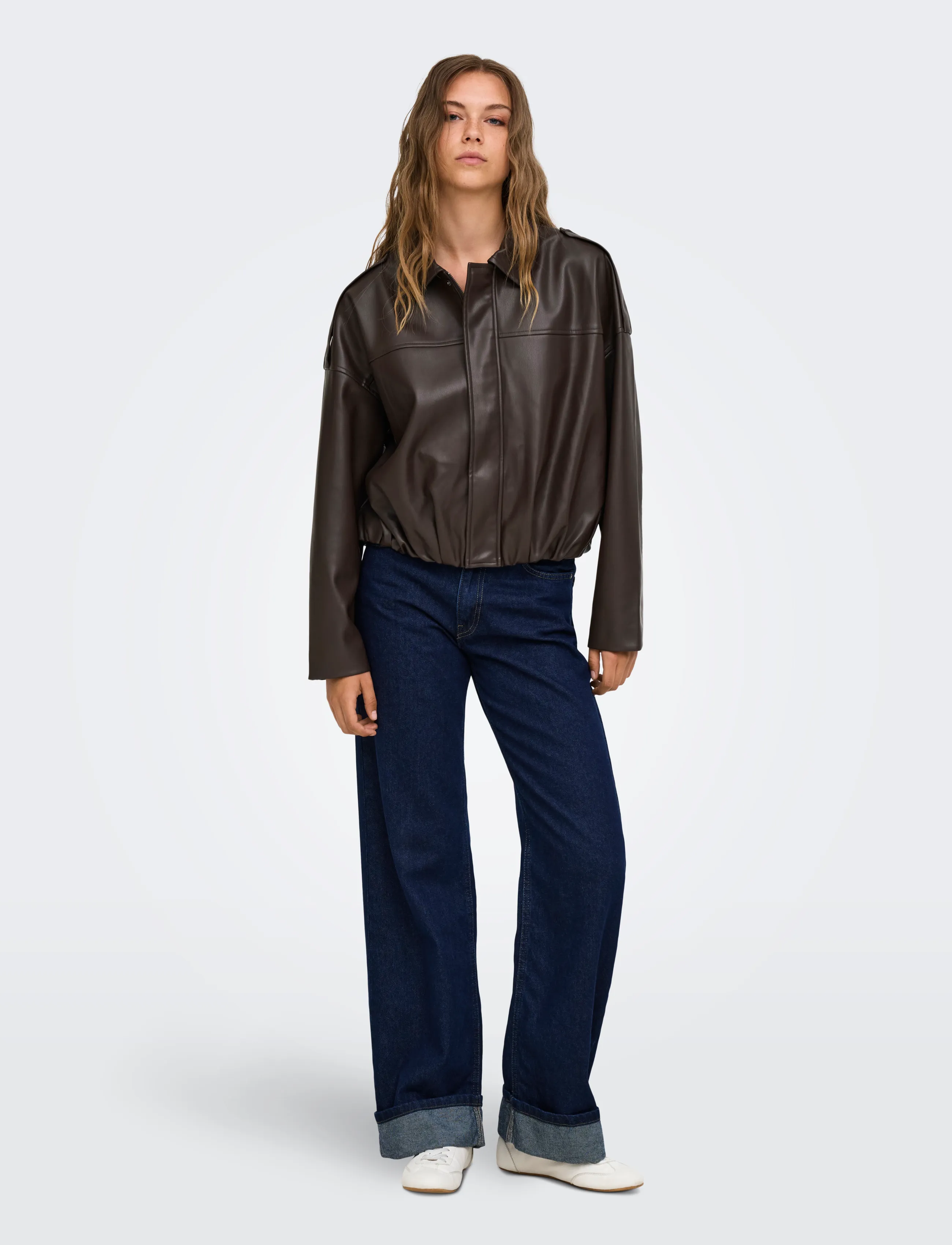 ONLY - ONLMOON-NELI L/S FAUX LEATHER BOMBER PNT - chocolate torte - 4
