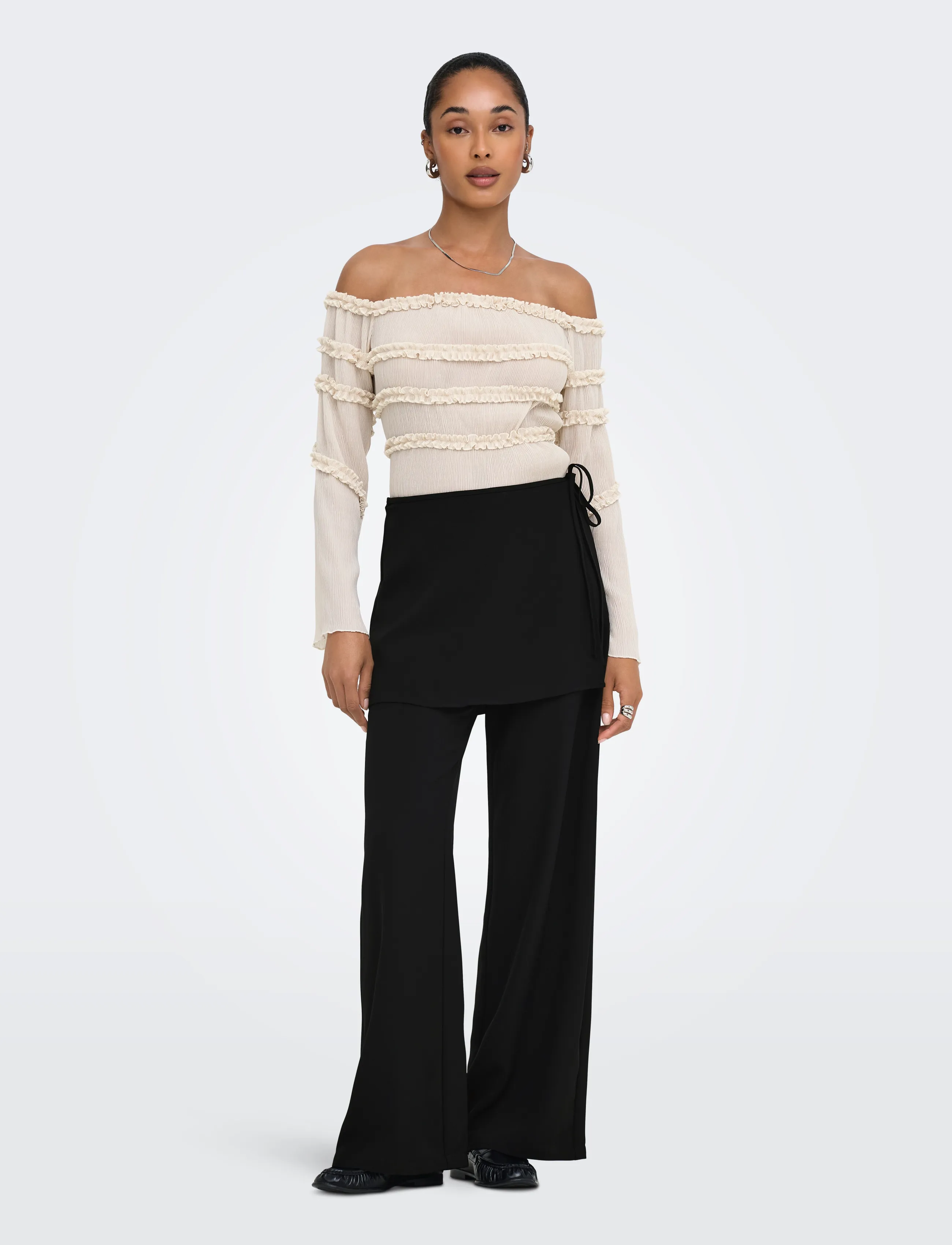 ONLY - ONLBRETTY SKIRT DETAIL TROUSERS WVN EX - bukser med lige ben - black - 4