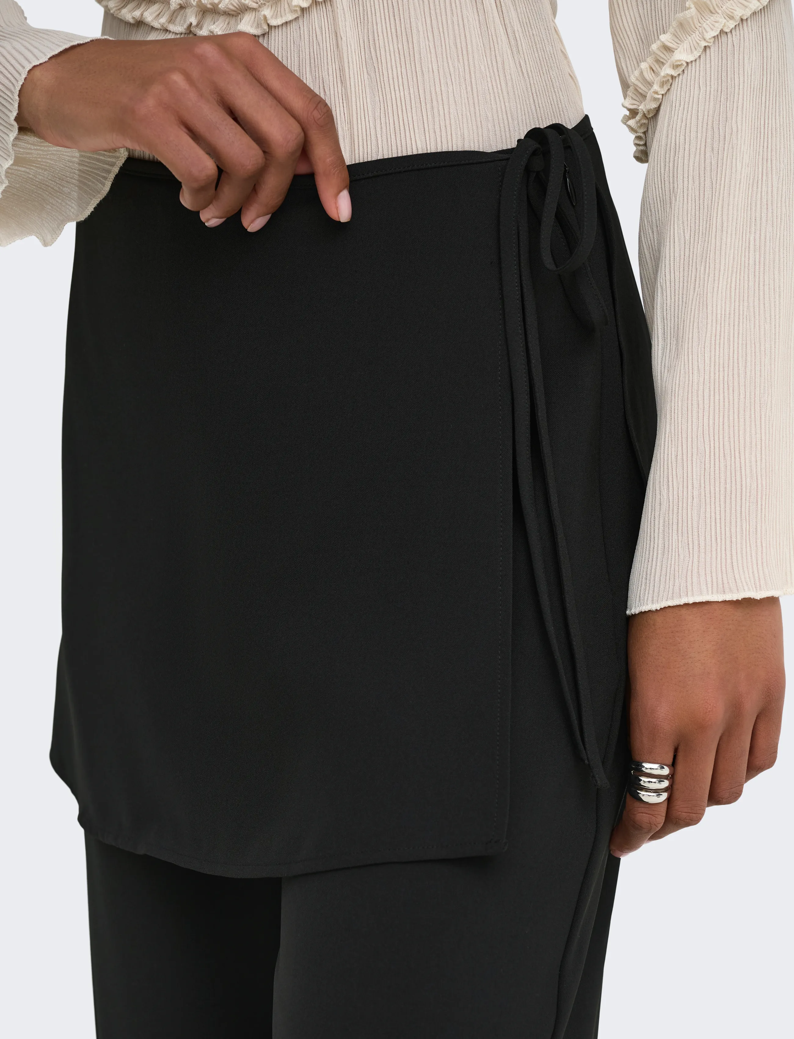 ONLY - ONLBRETTY SKIRT DETAIL TROUSERS WVN EX - bukser med lige ben - black - 5