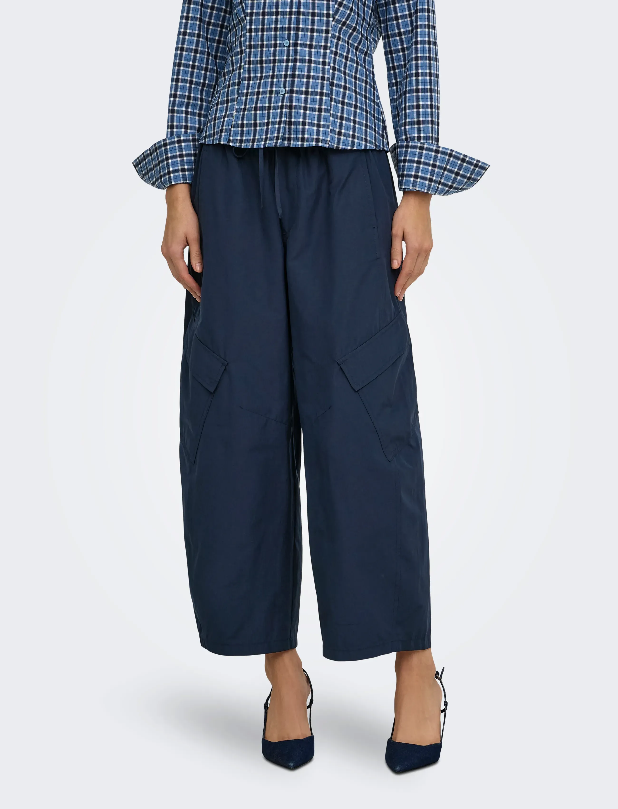 ONLY ONLAYANA MW ANK BARREL CARGO PANT PNT - Kollektioner - NAVY BLAZER / navy