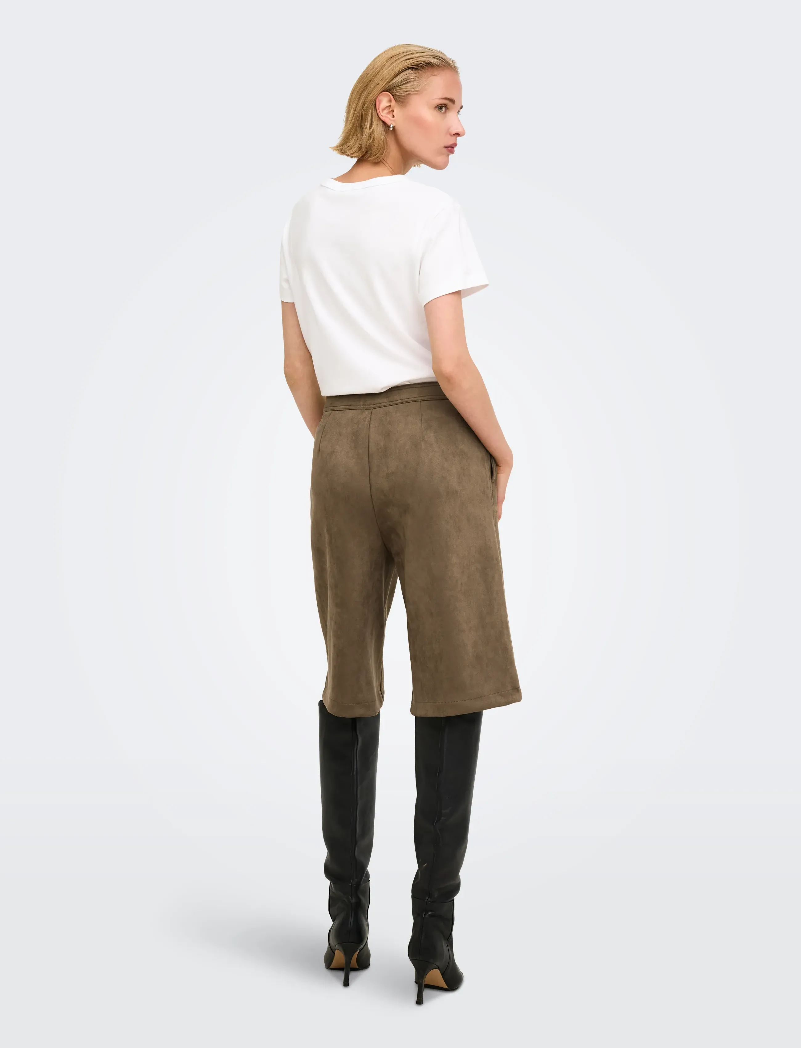 ONLY Onlstina Faux Suede Bermuda Shorts Pnt dam – bild 2