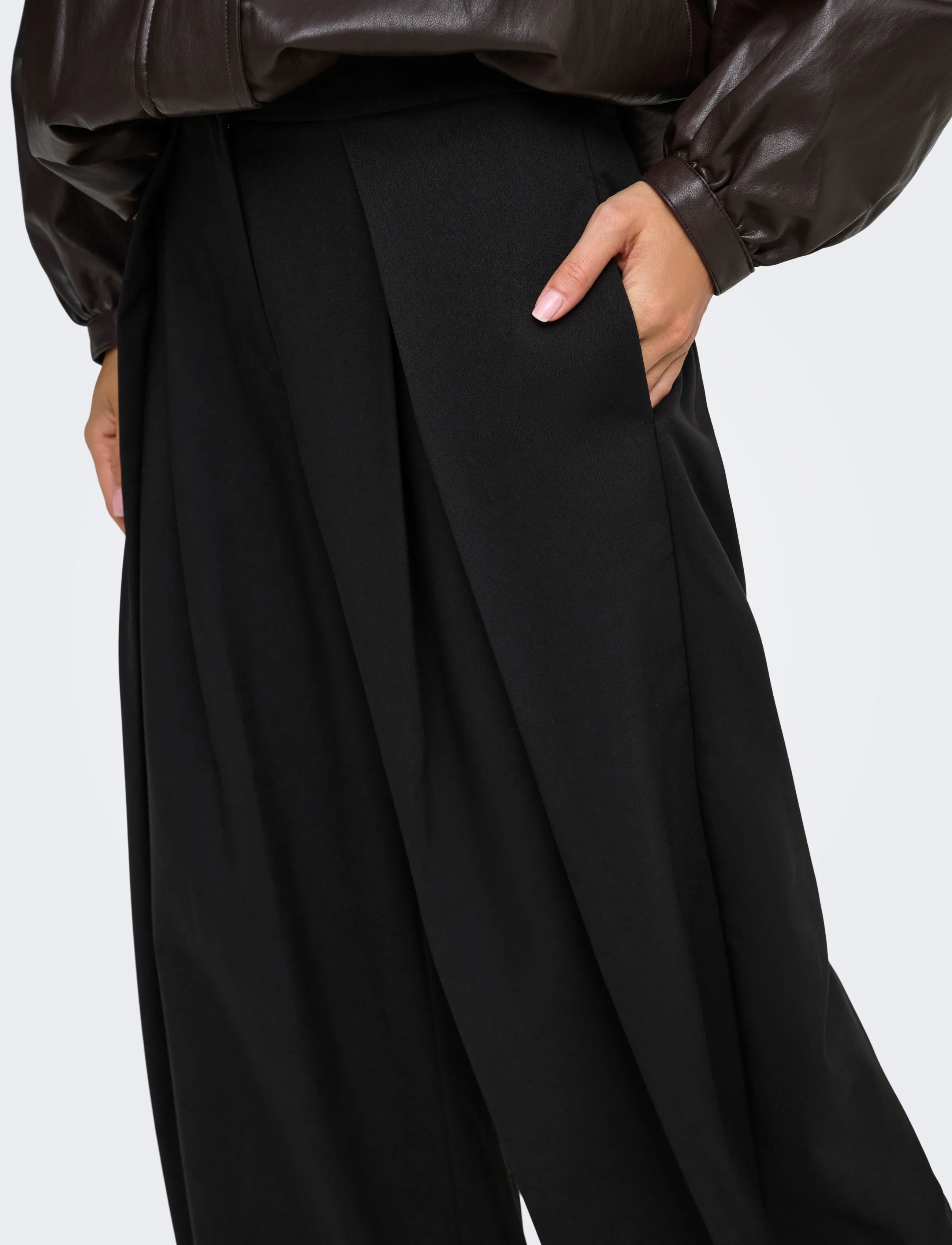 ONLY Onlyasmine Mw Pleat Barrel Pant Tlr kostymbyxor dam – bild 6