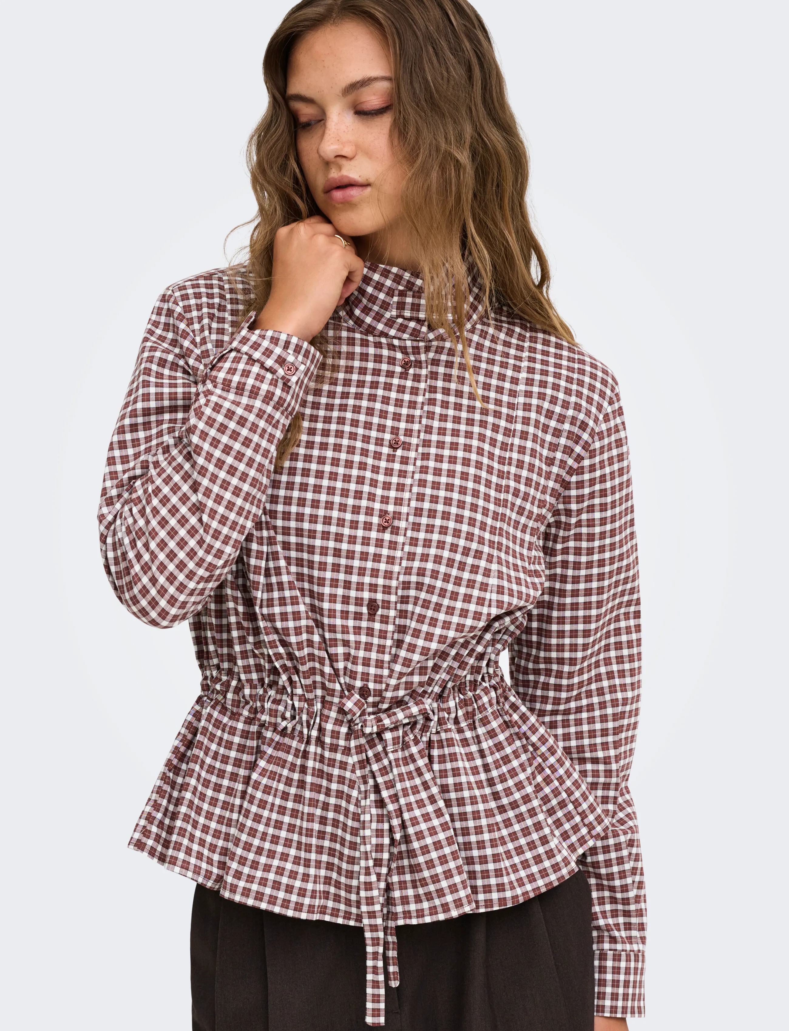 ONLY - ONLKEERY LS HIGHNECK TIE SHIRT EX WVN - cappuccino - 5