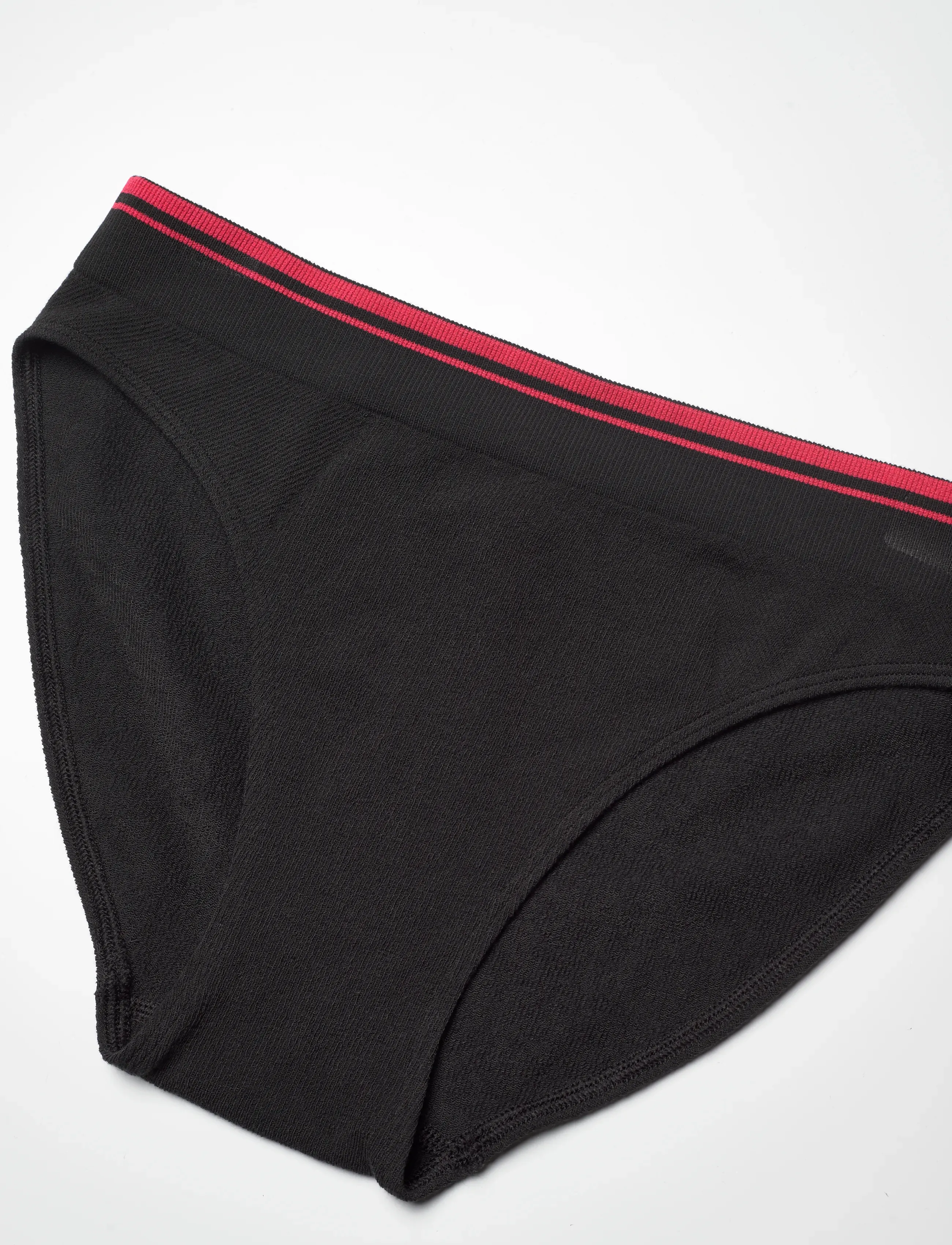 Organic Basics - Luxe Touch Hi-Leg Briefs - die niedrigsten preise - black - 2