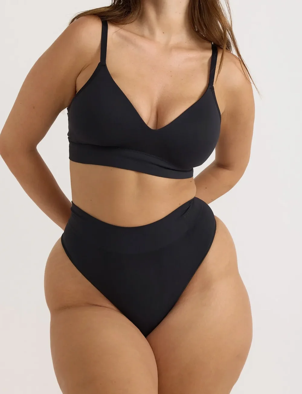 Organic Basics - Smooth Thong - Õmblusteta aluspüksid - black - 4