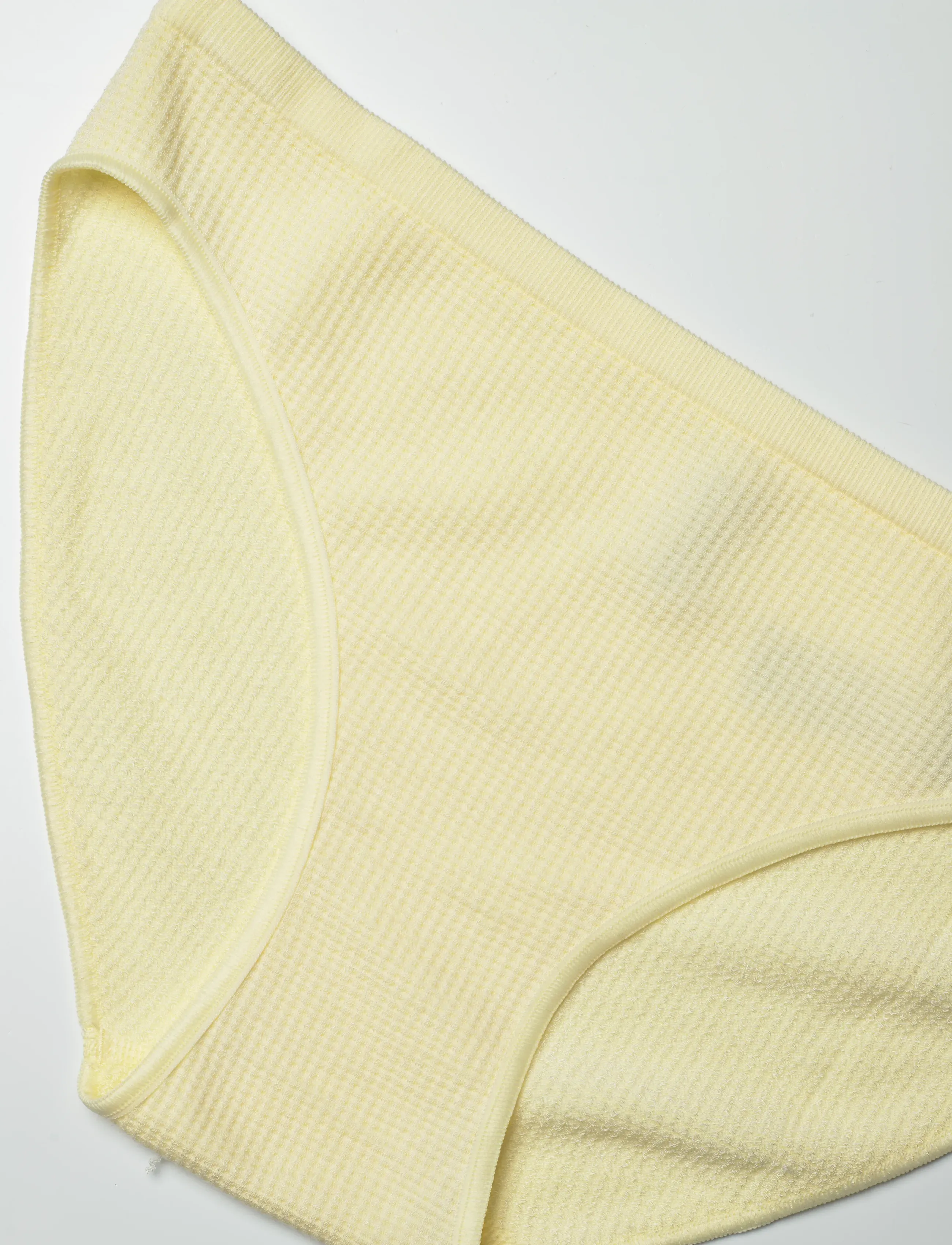 Organic Basics - Seamless Waffle High-Leg Briefs - briefs - buttercup - 2