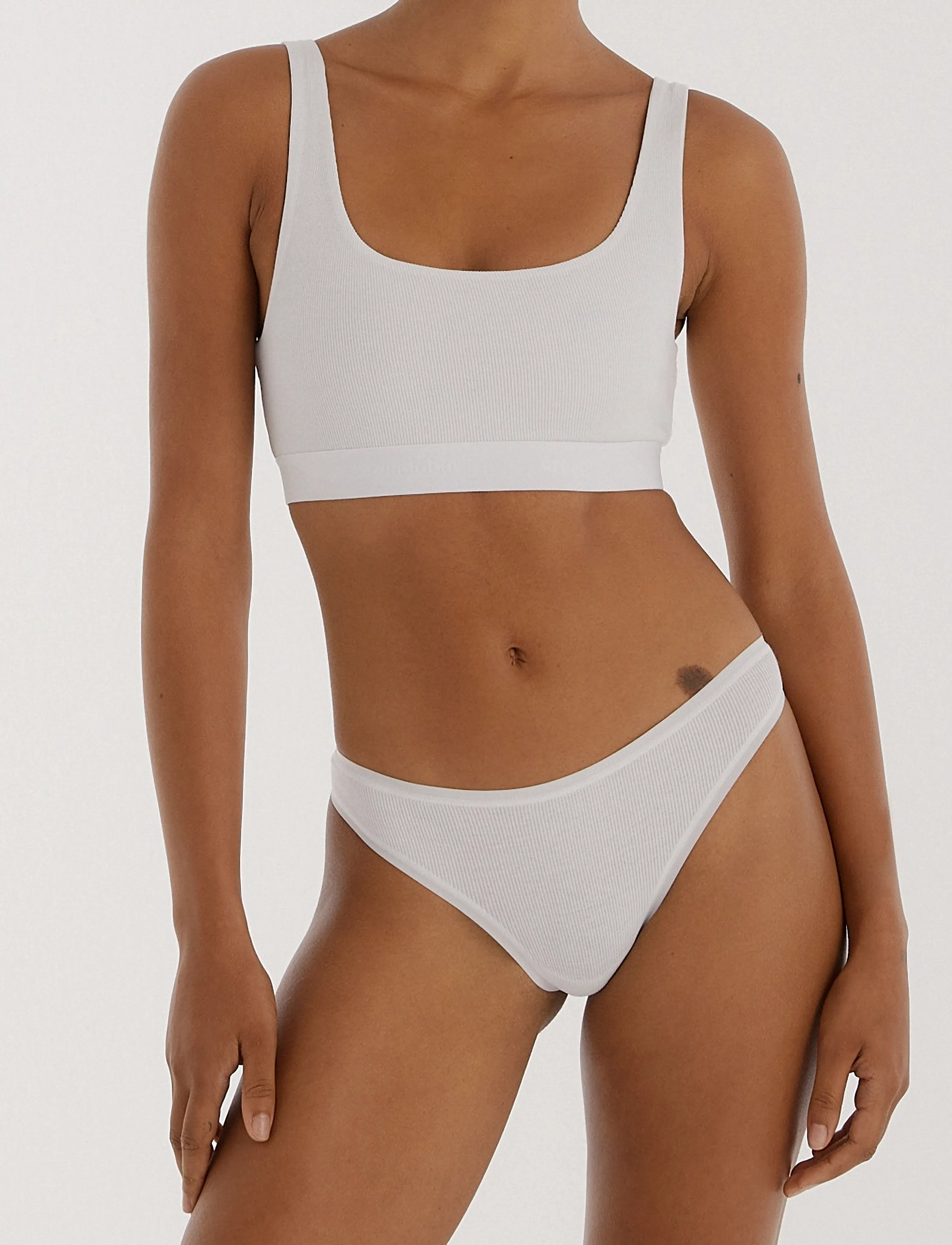 Organic Basics - Core Rib Tank Bralette - rinnahoidja-topid - white - 5