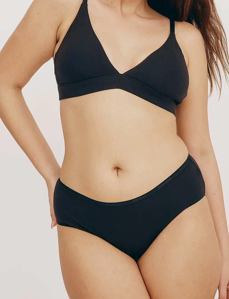 Organic Basics - Core Triangle Bralette - bralette - black - 2