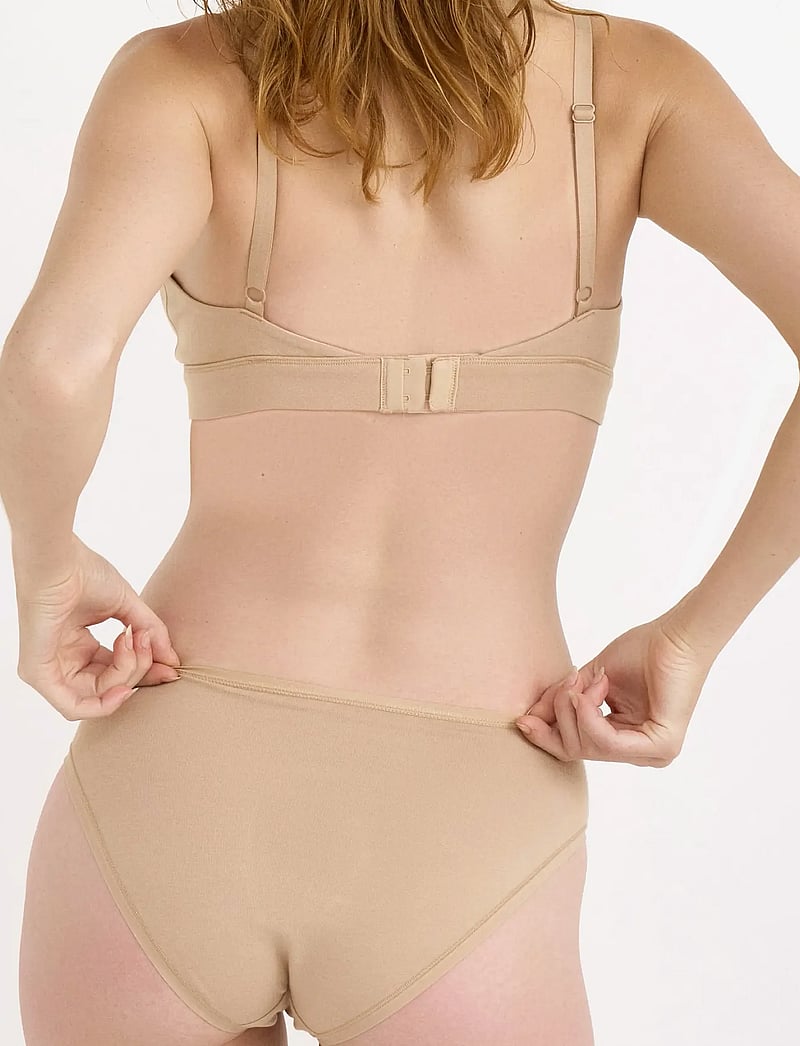 Organic Basics - Core Triangle Bralette - bralette - hazelnut - 3