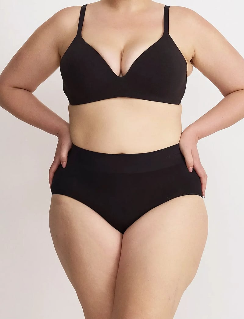 Organic Basics - Core Wireless Plunge Bra - tugikaarteta rinnahoidjad - black - 0