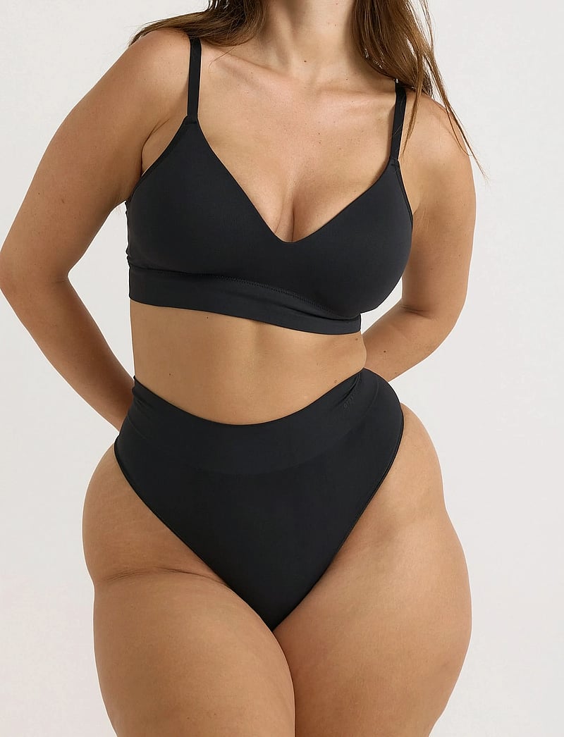 Organic Basics - Smooth Padded Bra - bralette - black - 2