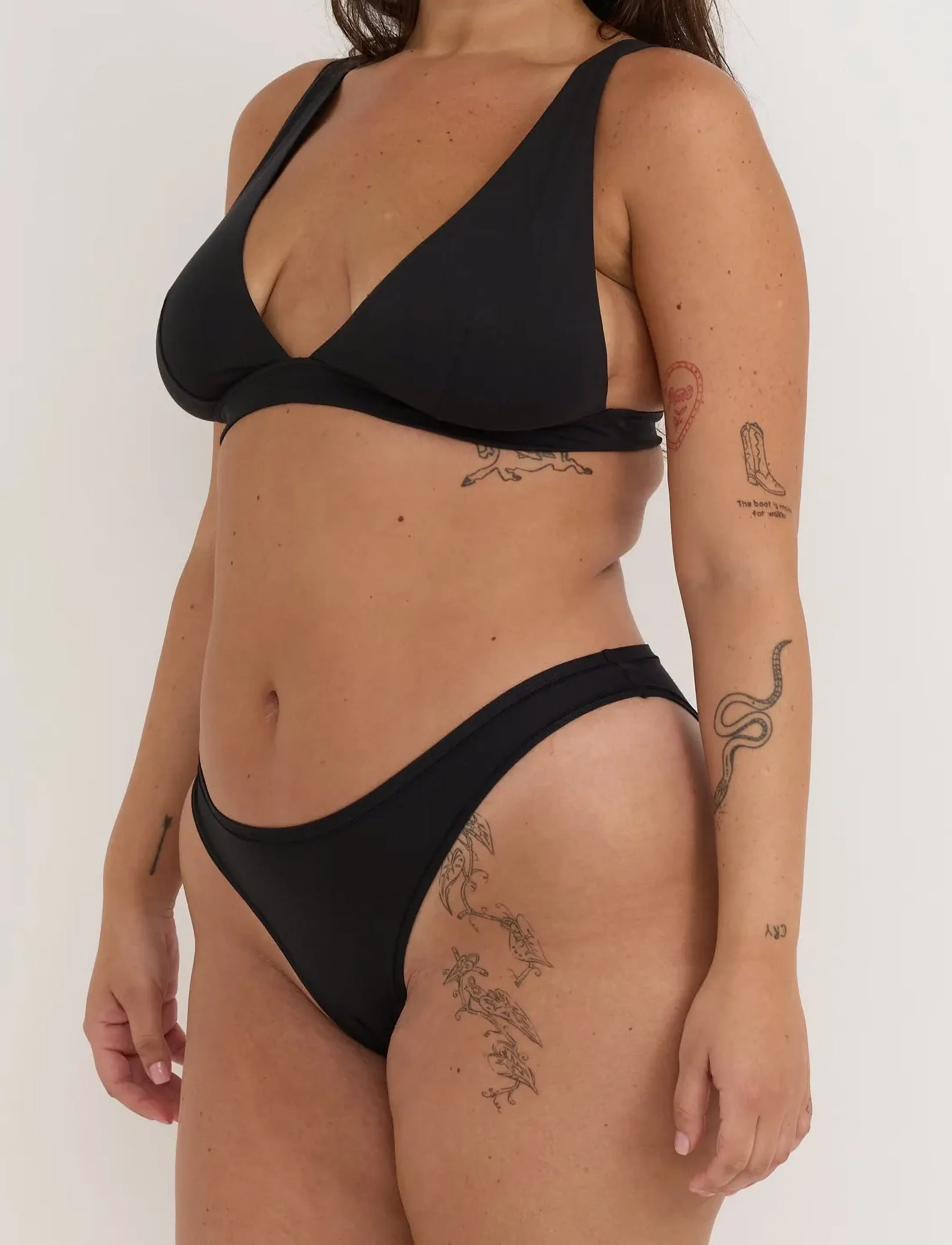Organic Basics - Soft Touch Veil Plunge Bralette - bralette - black - 2