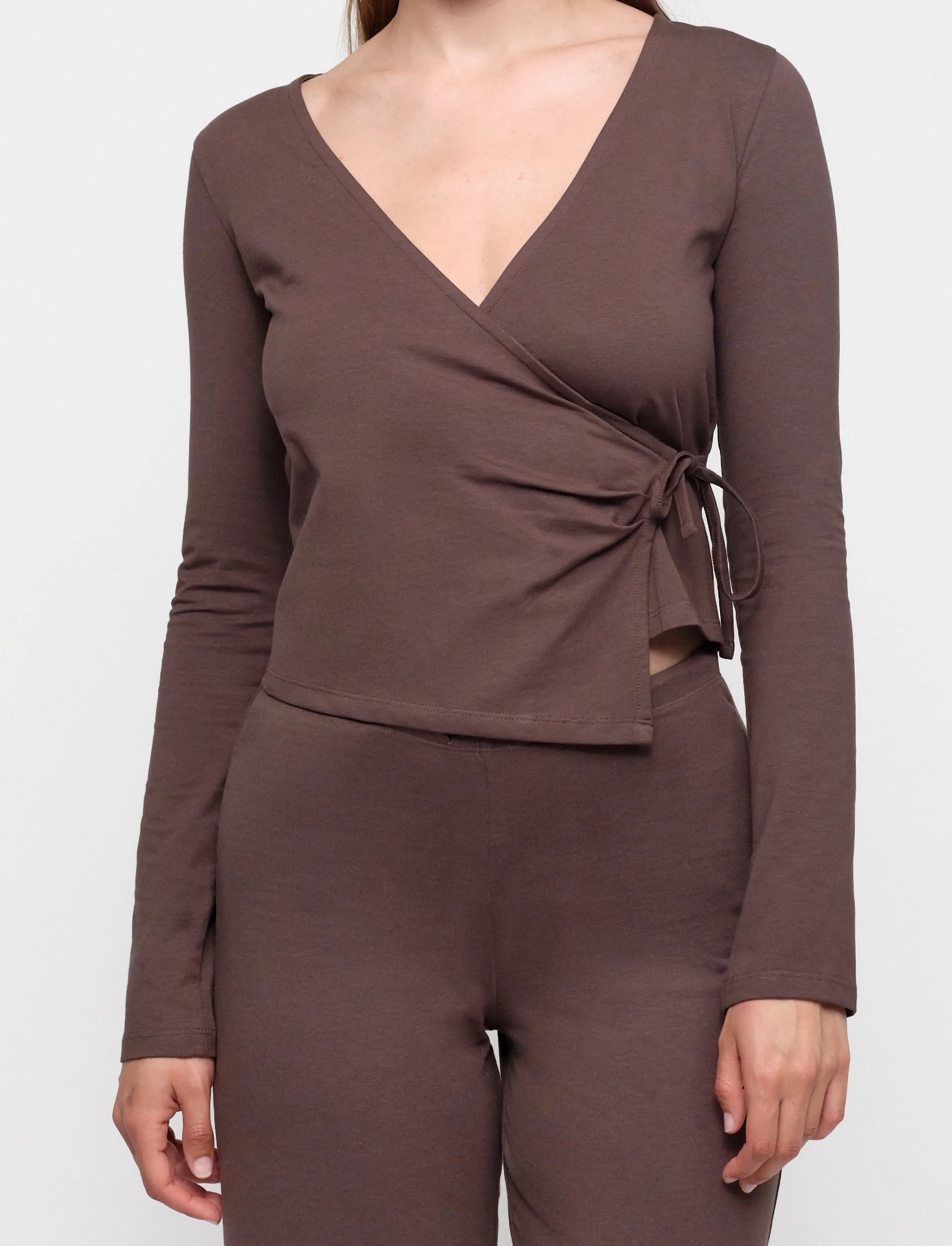 Organic Basics - Everyday Wrap Top - oberteile - truffle - 3