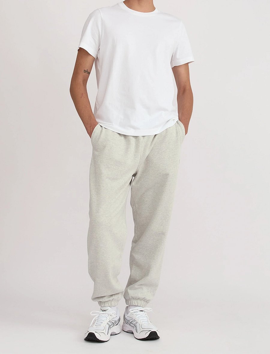 Organic Basics - Weekend Joggers - joggingbyxor - misty grey melange - 0
