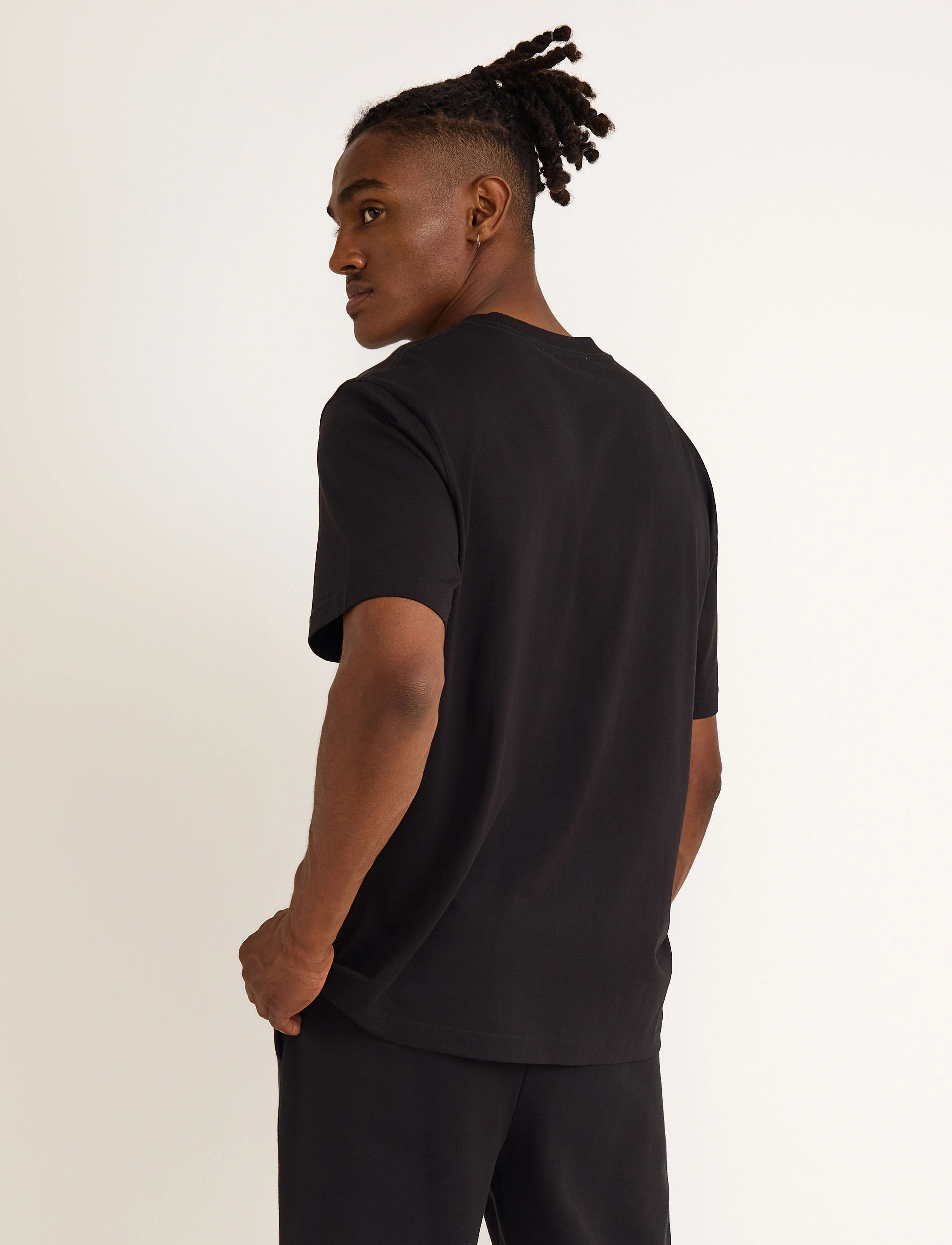 Organic Basics - True Heavy Boxy Fit Tee - lühikeste varrukatega t-särgid - black - 4