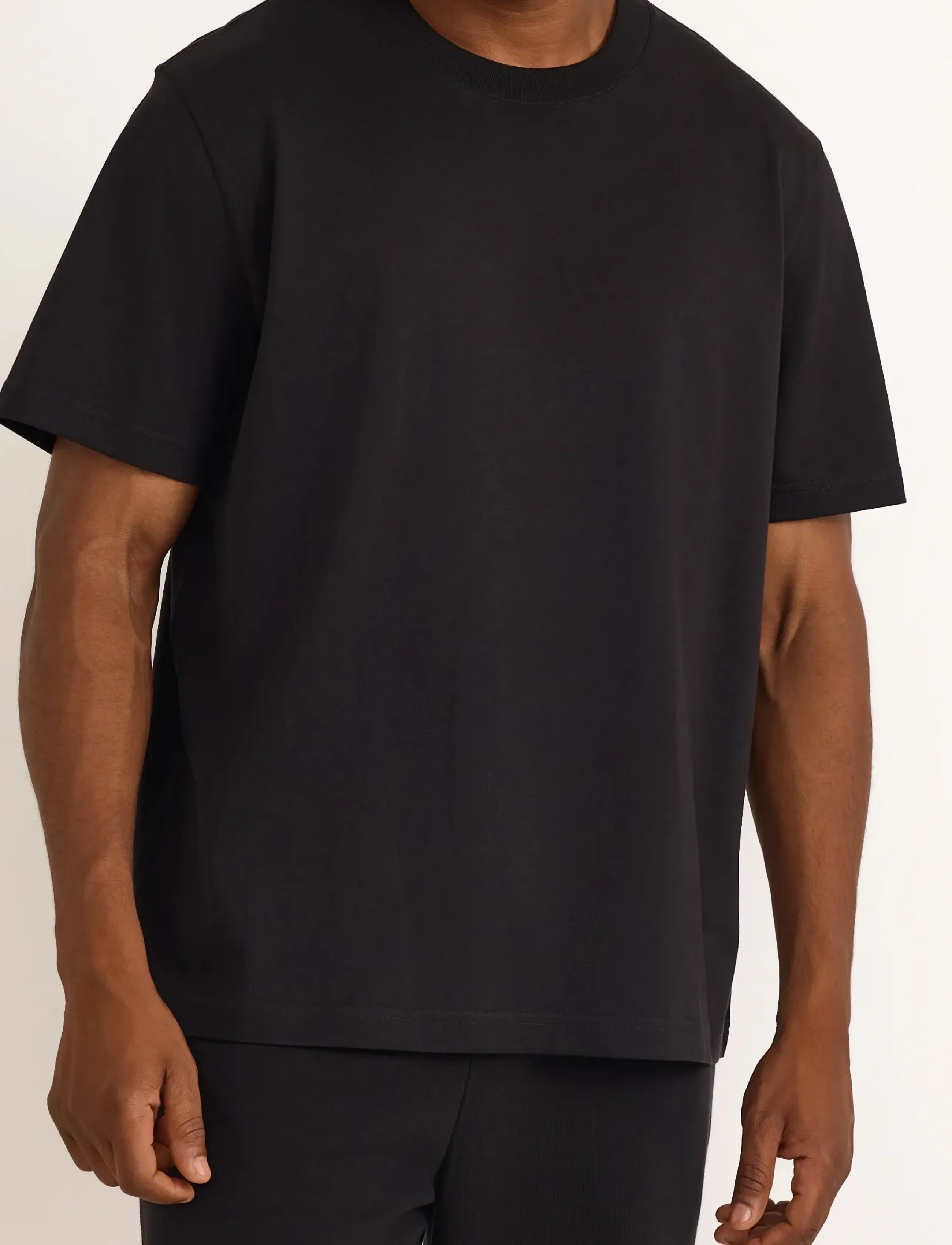 Organic Basics - True Heavy Boxy Fit Tee - kortärmade t-shirts - black - 2