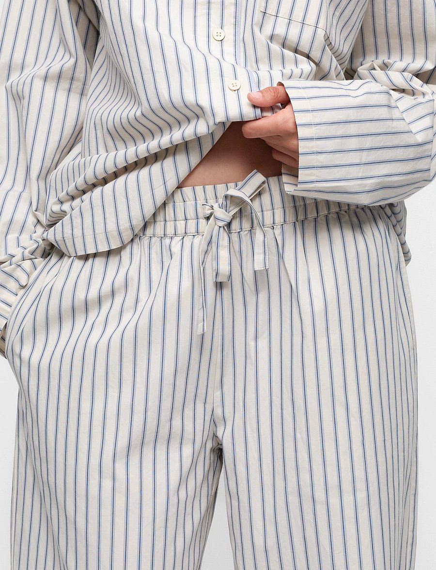 Organic Basics - Core Sleep Poplin Pants 2.0 - pyjamasbyxor - cloudy blue stripe - 4