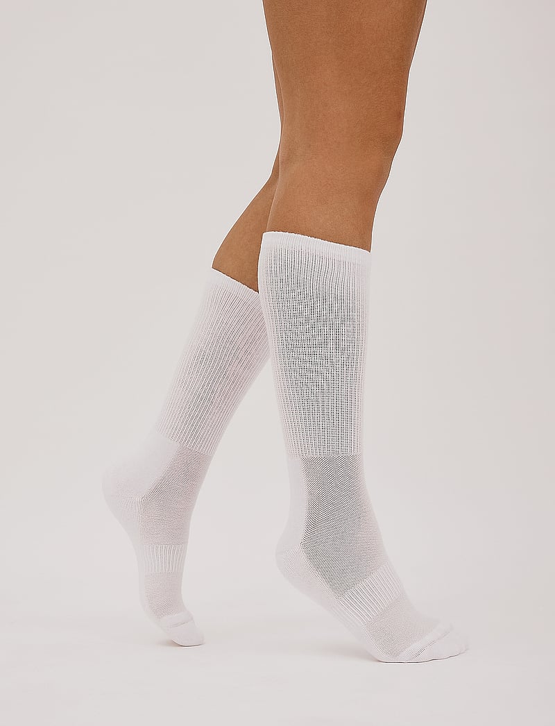 Organic Basics - Core Tennis Crew Socks 2-pack - almindelige strømper - white - 0
