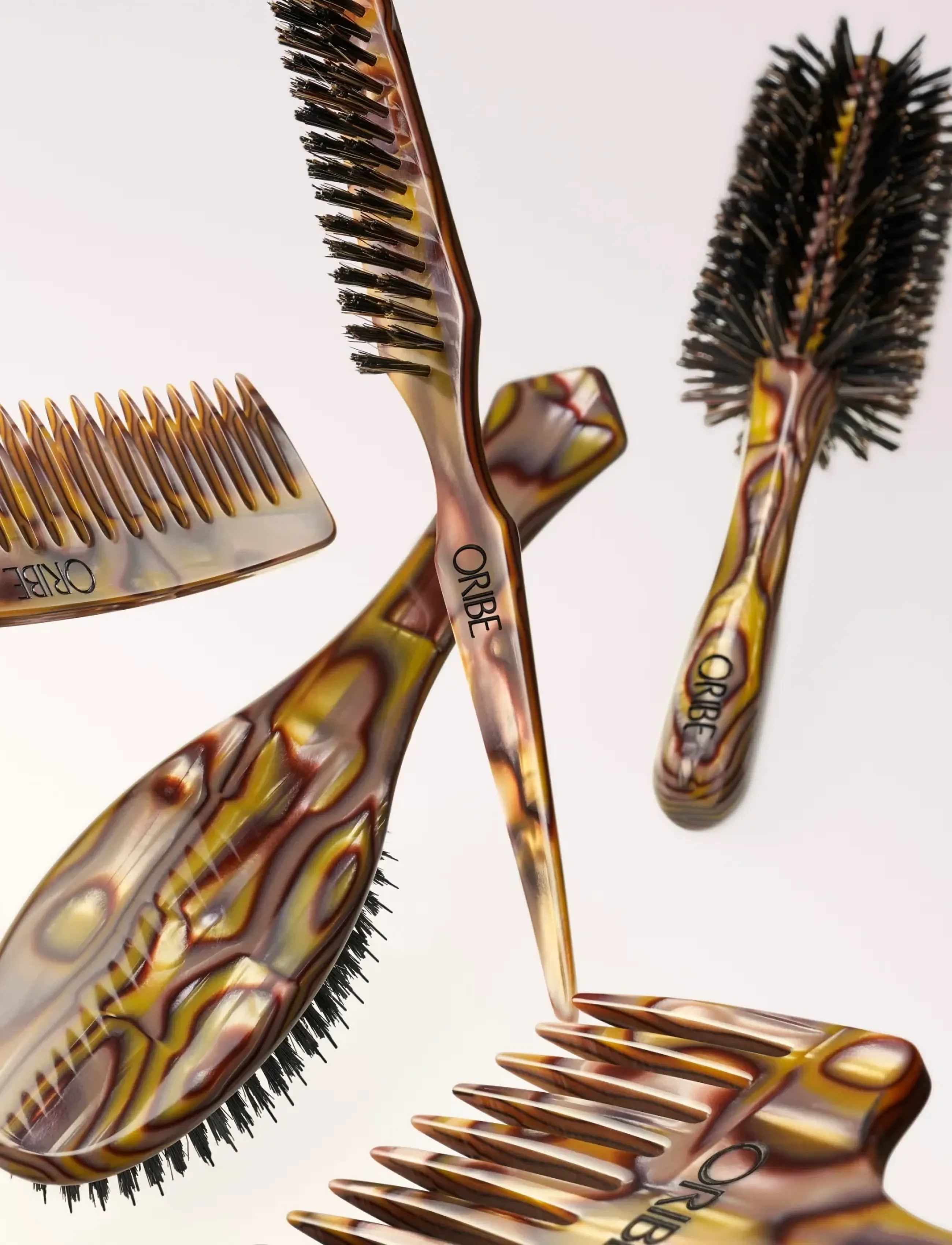 Oribe Resin Detangling Comb, 95 G, Brown, Hair Brushes & Combs > Combs, Dame