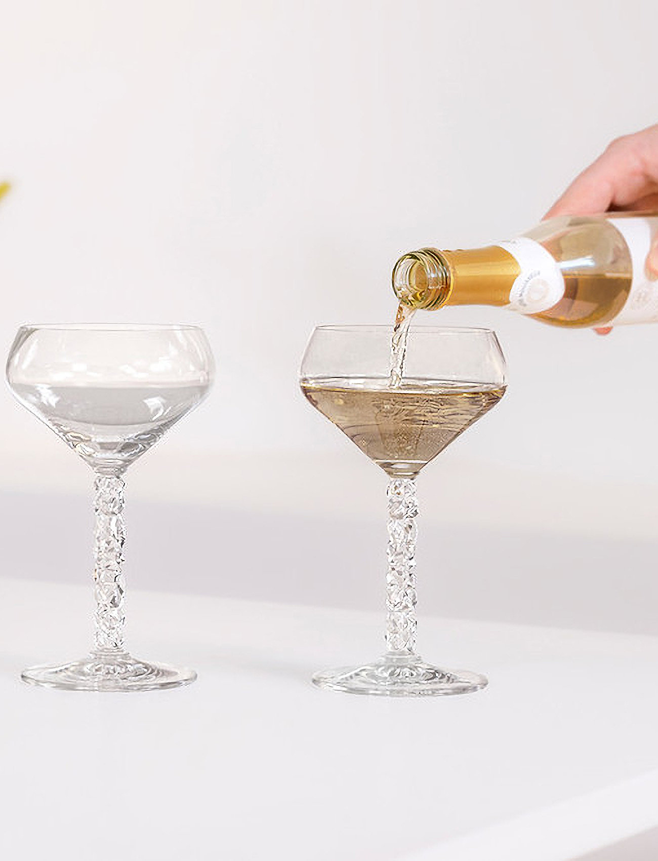 Orrefors - CARAT COUPE 25CL 2-Pack - valge veini pokaalid - clear - 2