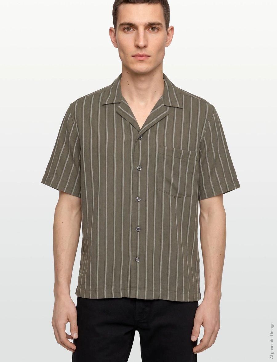 Oscar Jacobson - Reg Fit Cuban SS Herringbone Stripe Shirt - basic shirts - matt green - 3