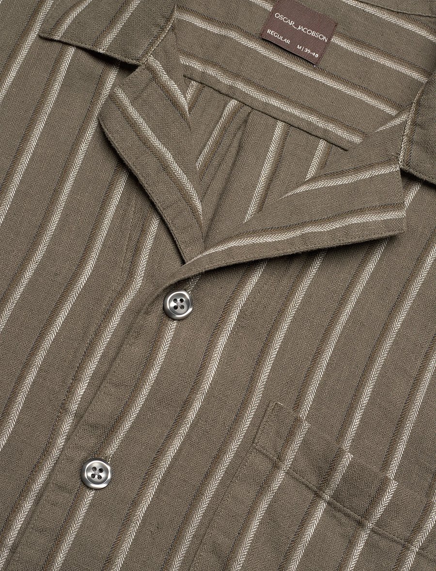 Oscar Jacobson - Reg Fit Cuban SS Herringbone Stripe Shirt - basic-hemden - matt green - 3