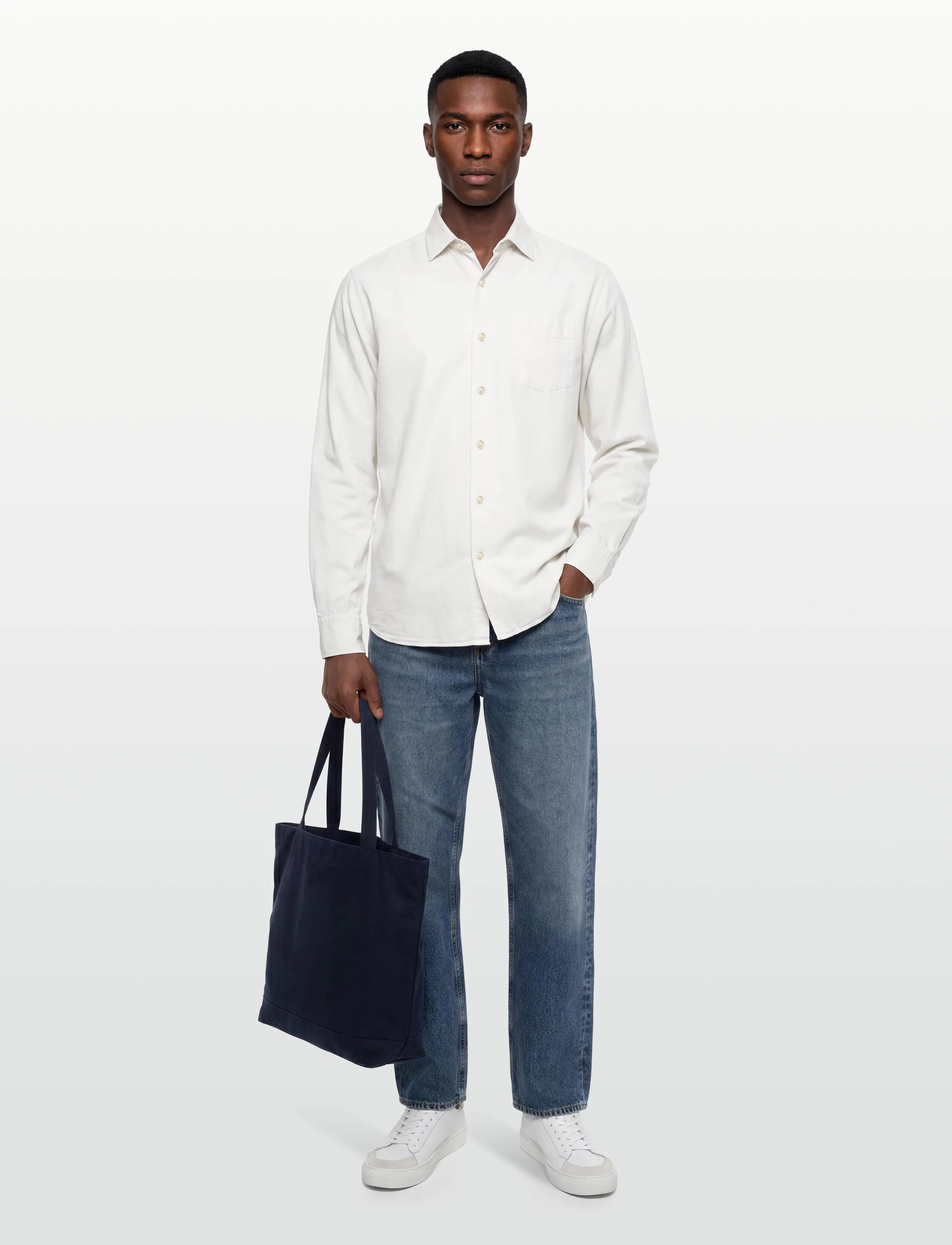 Oscar Jacobson Reg Fit Wide Spread C GD Twill - Shirts - ECRU WHITE / white
