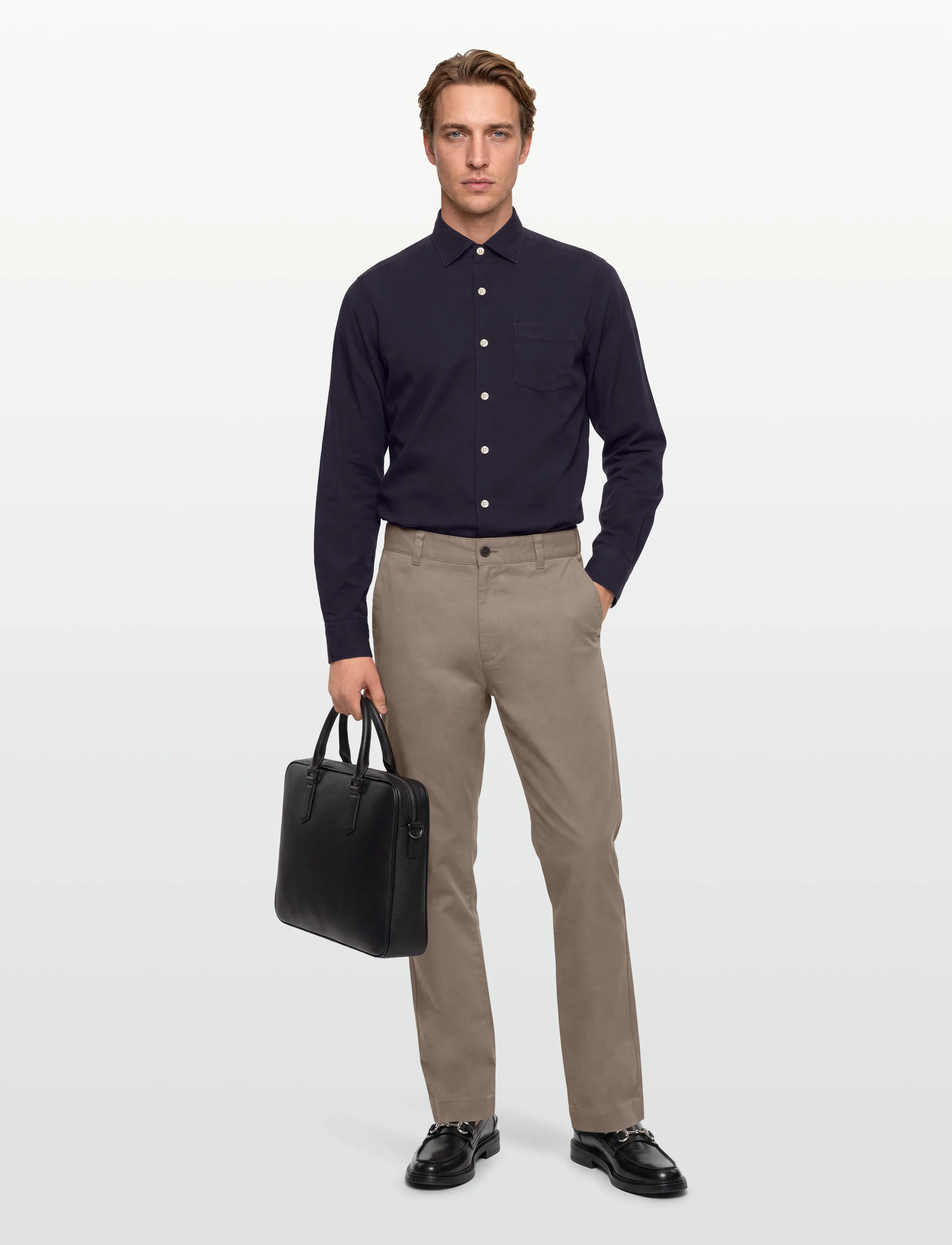 Oscar Jacobson Reg Fit Wide Spread C GD Twill - Freizeithemden - NIGHT BLUE / navy