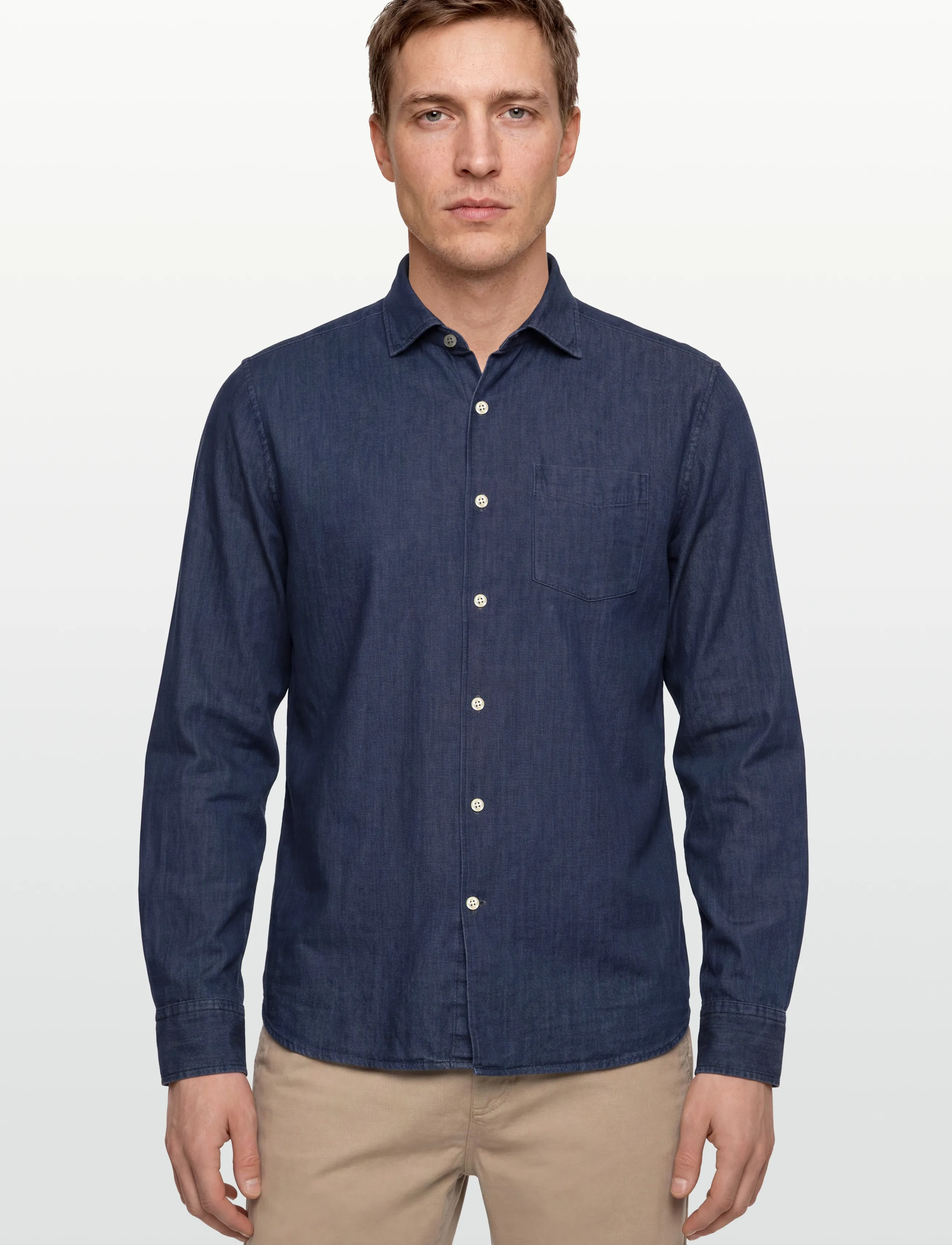 Oscar Jacobson - Reg Fit Wide Spread C Dark Indigo - podstawowe koszulki - midnight blue - 3