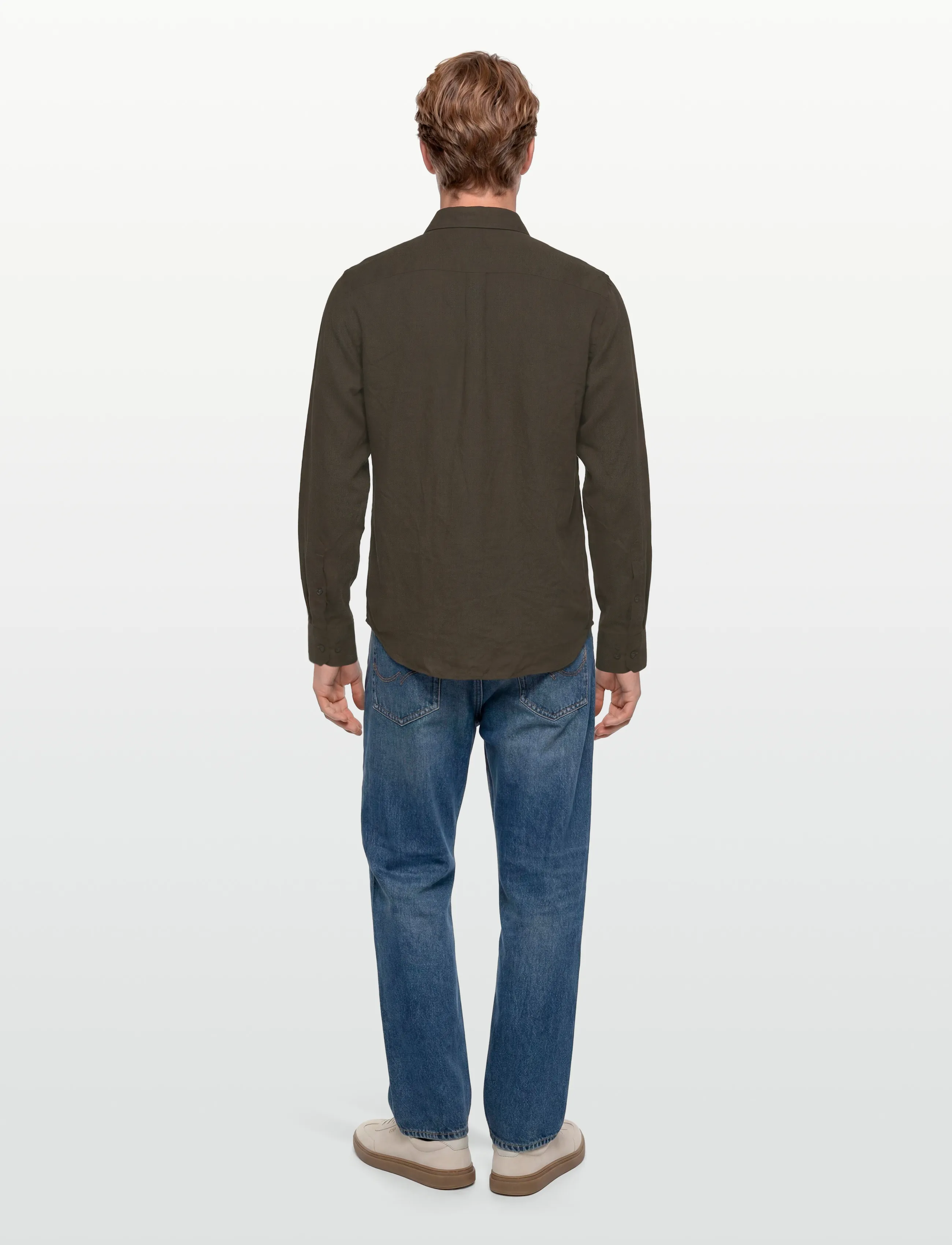 Oscar Jacobson - Reg Fit Cut Away Linen Shirt - basic skjorter - army green - 4