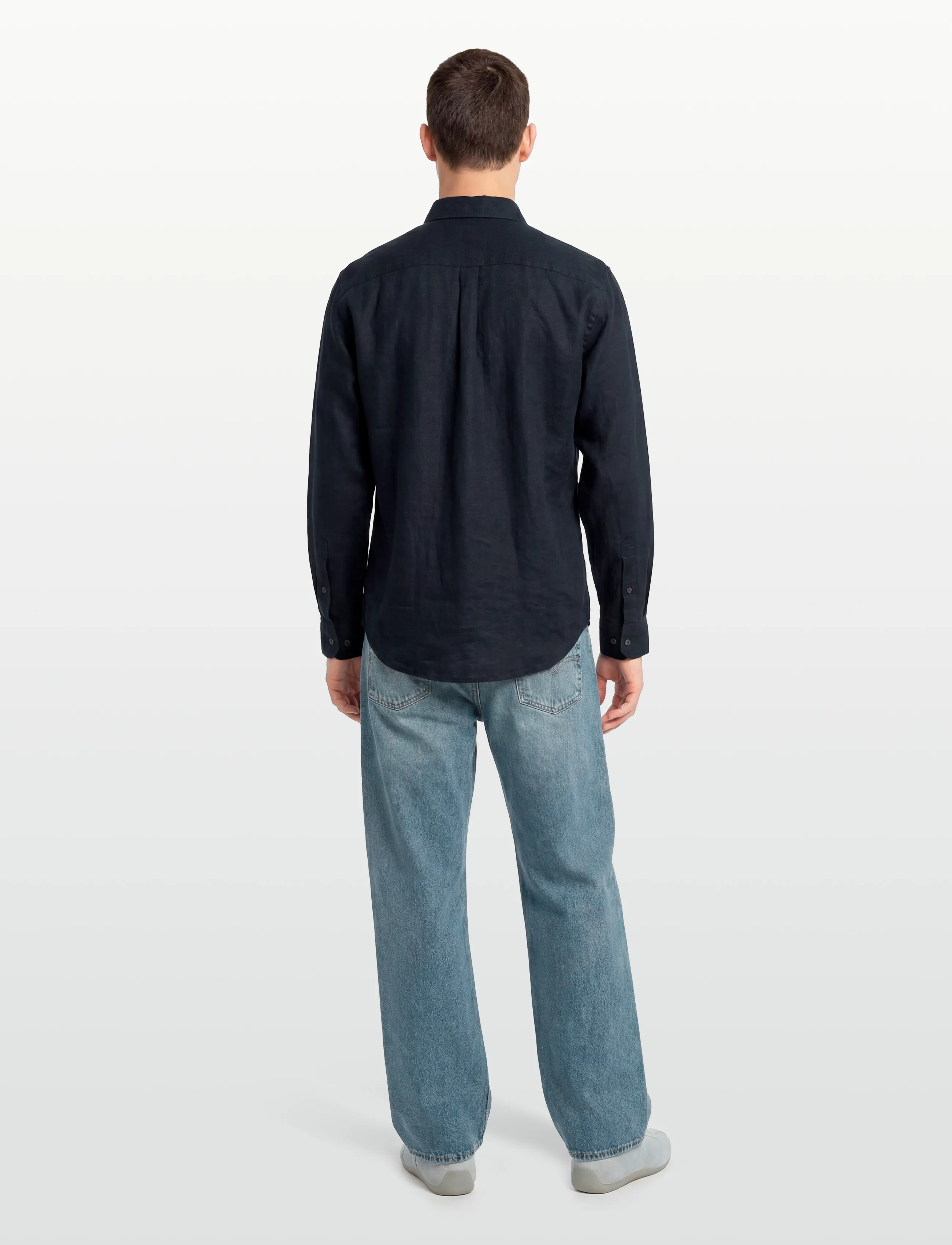 Oscar Jacobson - Reg Fit Cut Away Linen Shirt - linen shirts - navy - 4