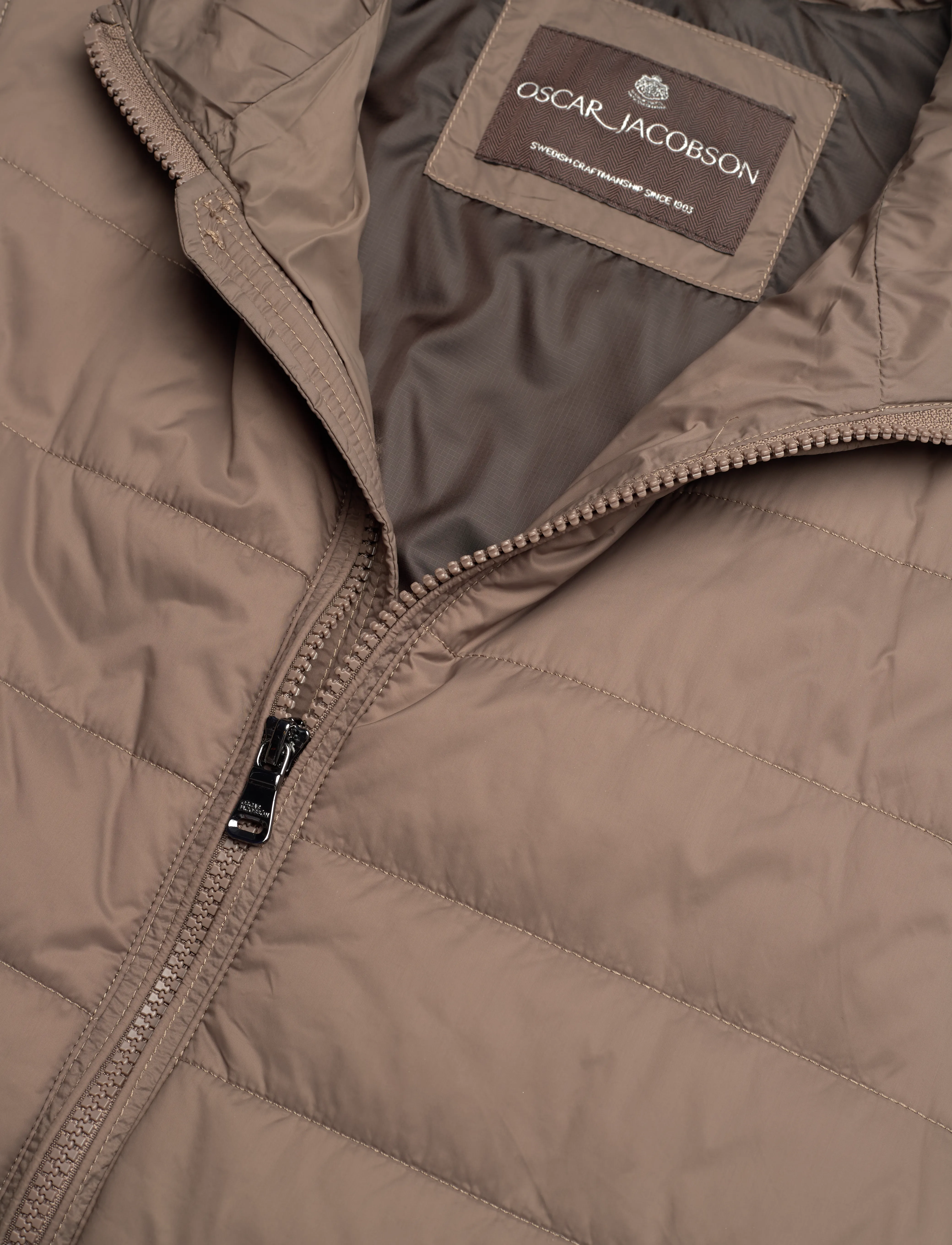 Oscar Jacobson - Padded Liner Vest - walnut beige - 2