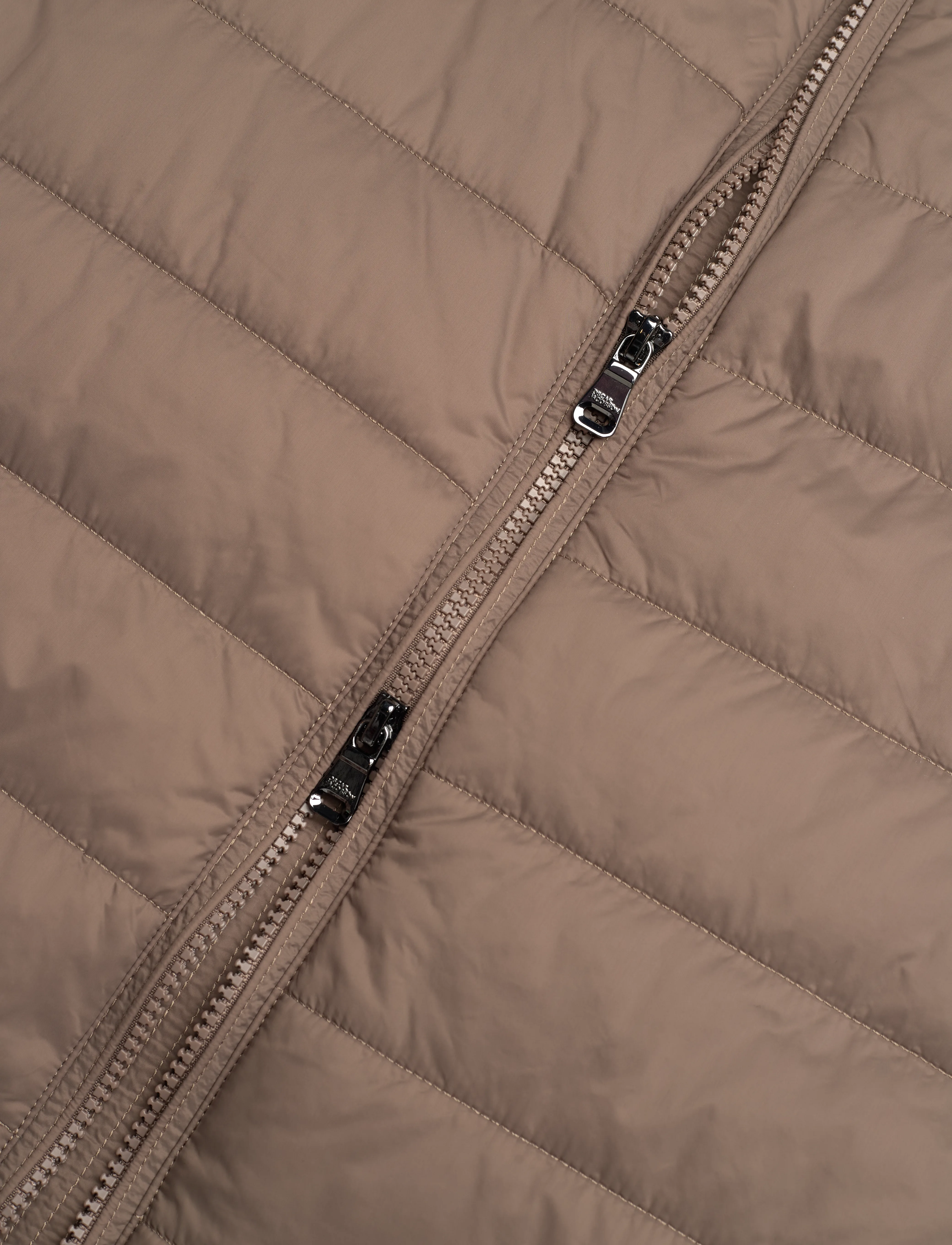 Oscar Jacobson - Padded Liner Vest - walnut beige - 3