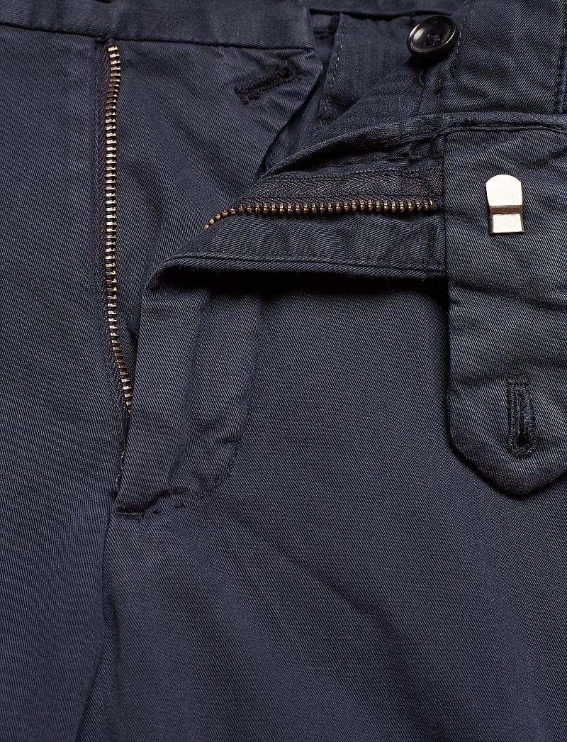 Oscar Jacobson - Danwick Trousers - chino püksid - navy - 2
