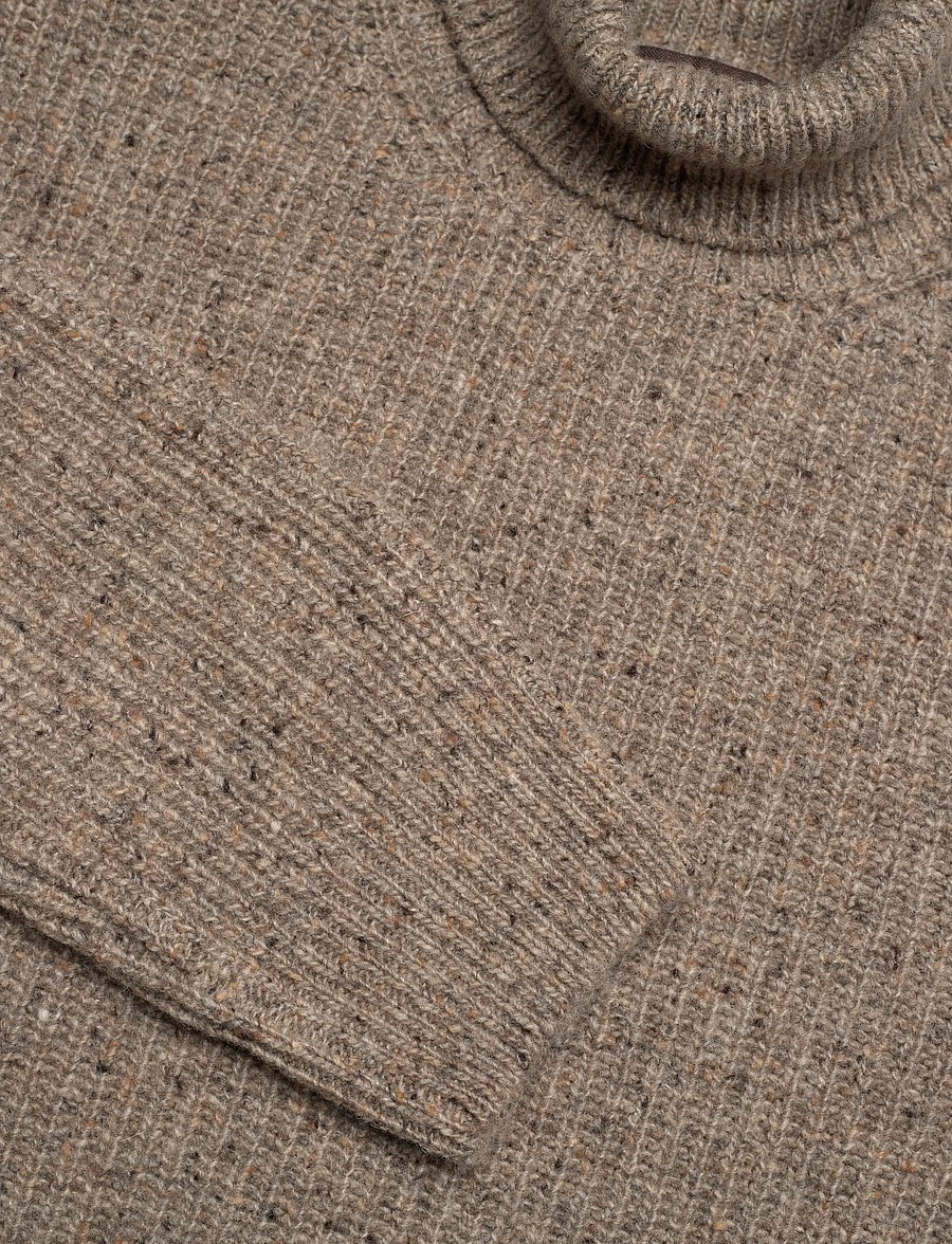 Oscar Jacobson - Mika Rollneck - rullekraver - walnut beige - 2
