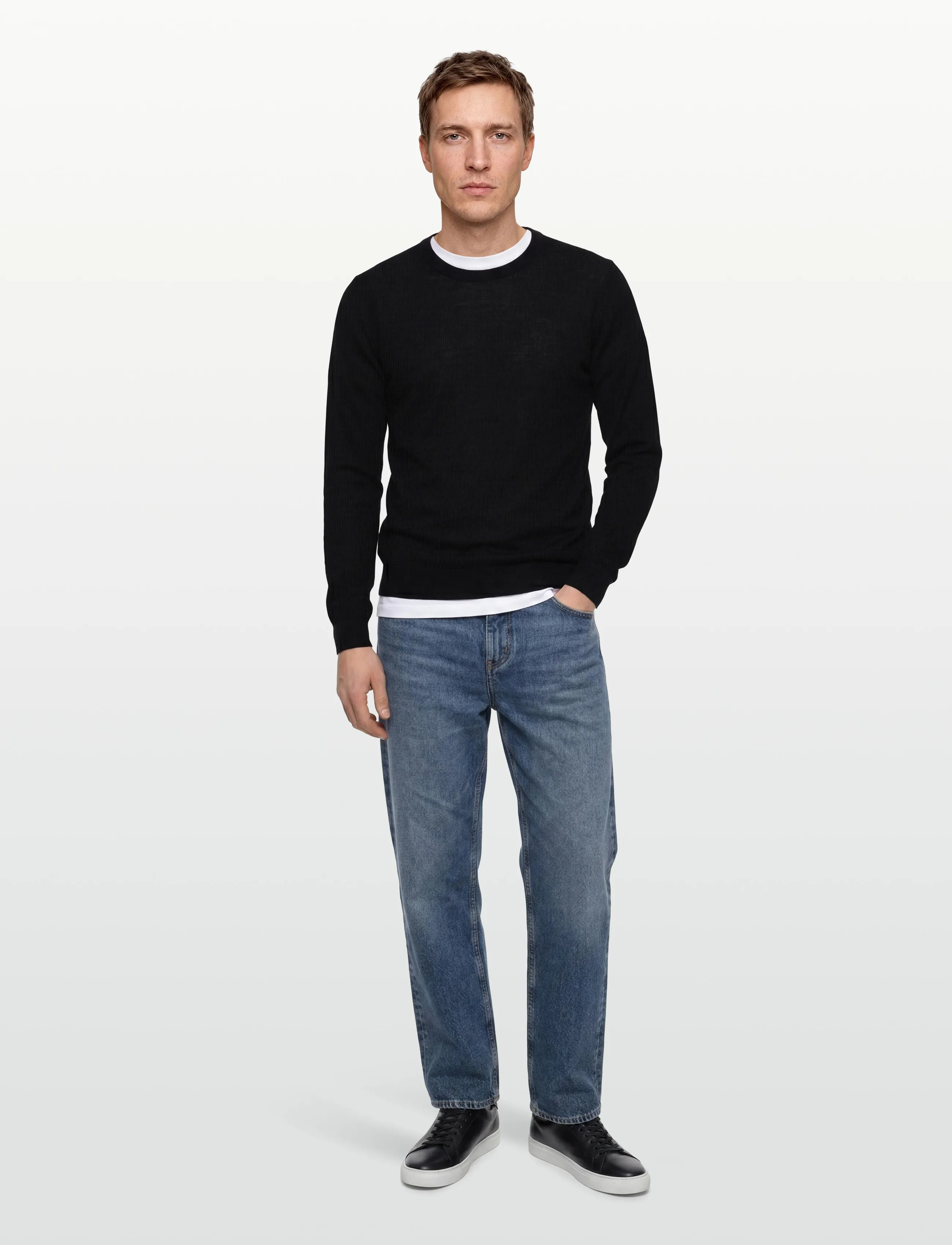 Oscar Jacobson Miguel Roundneck - Kontoristiil - BLACK TILE / black