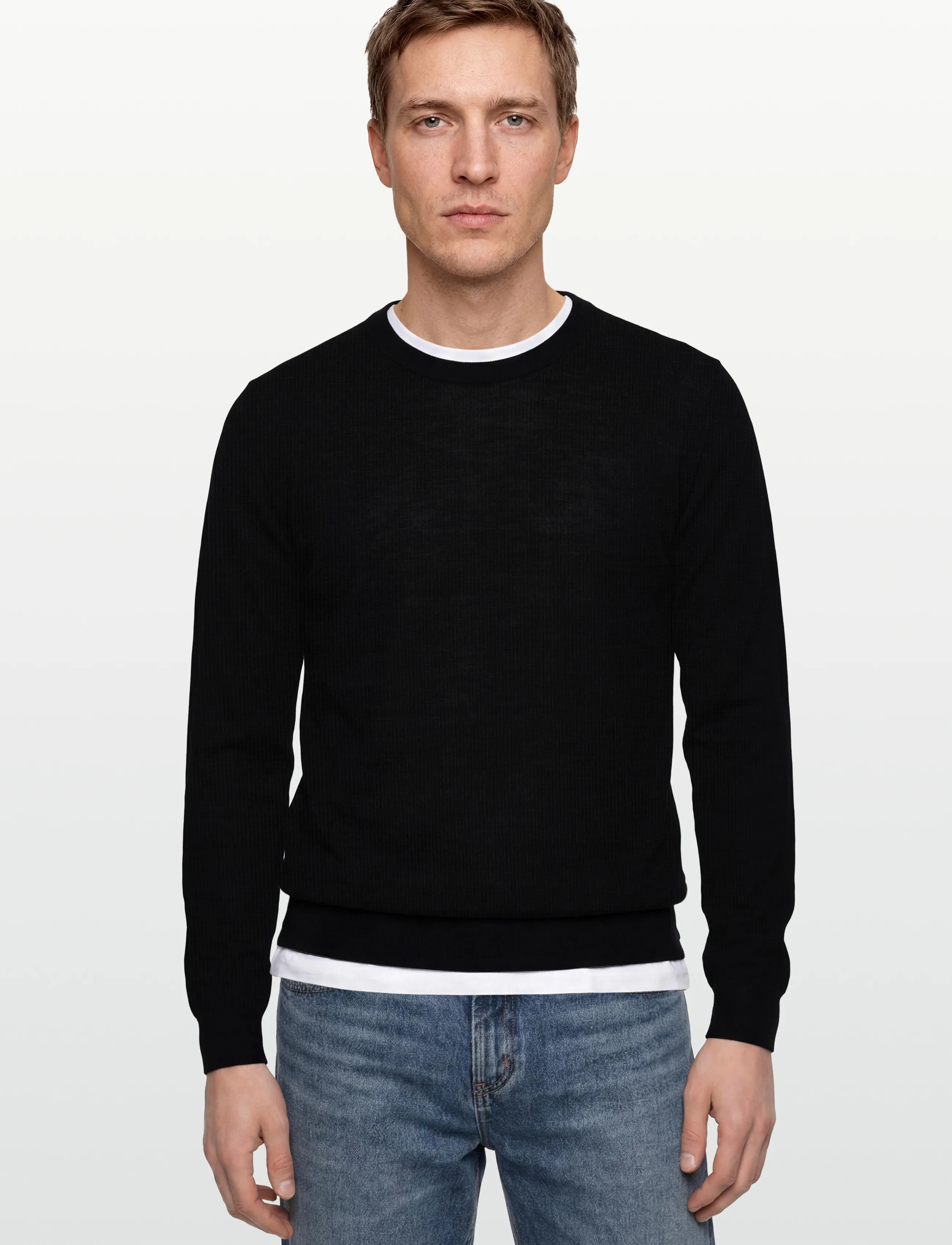 Oscar Jacobson - Miguel Roundneck - rundhalsad - black tile - 3