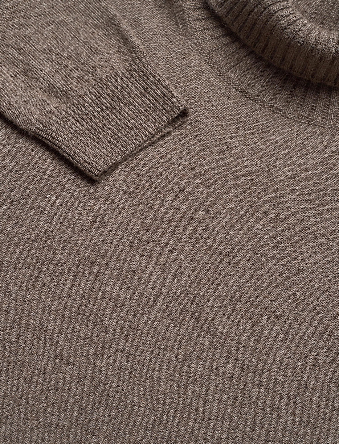 Oscar Jacobson - Salim Rollneck - rollkragen - walnut beige - 2