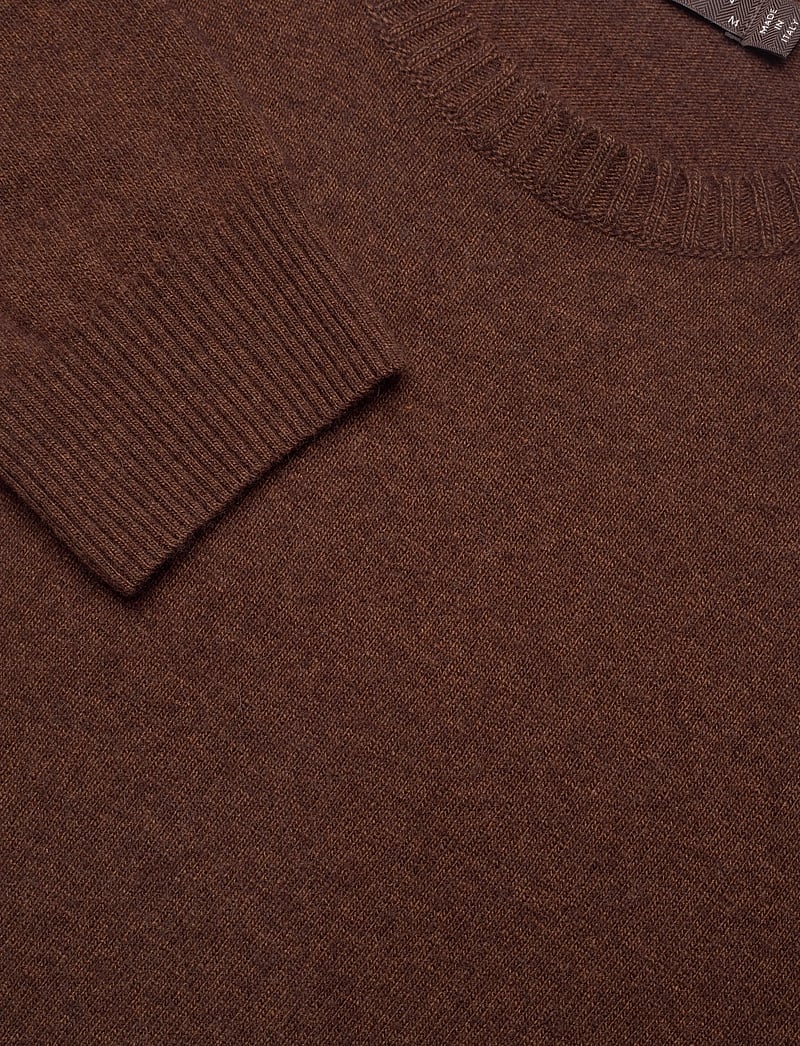 Oscar Jacobson - Valter Roundneck - rundhals - mud brown - 2