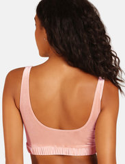 OW Collection - VENUS Top - bh-linnen - strawberry - 5