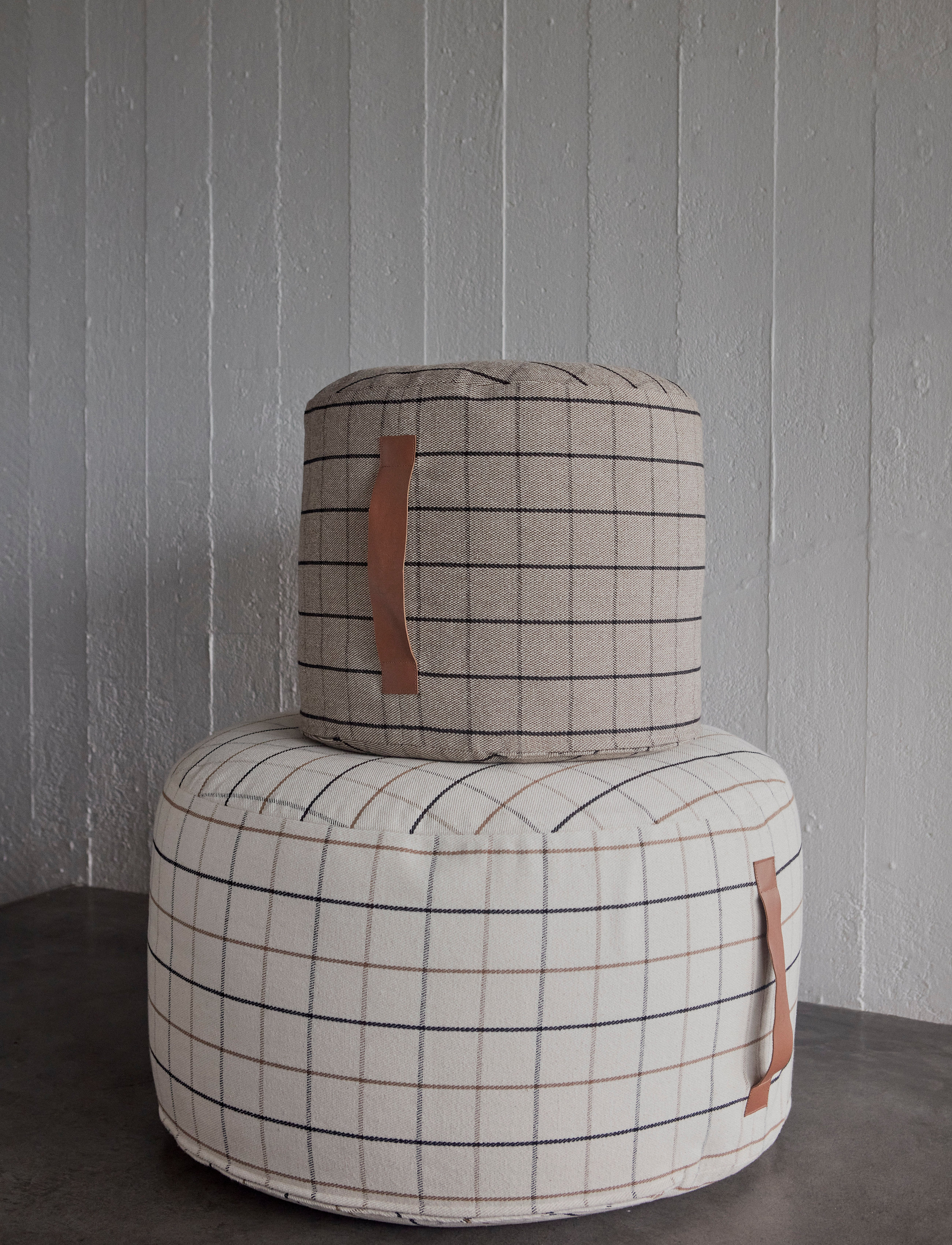 OYOY Living Design Grid Pouf, One Size, Furniture, Grau - Pouffes, Homeware